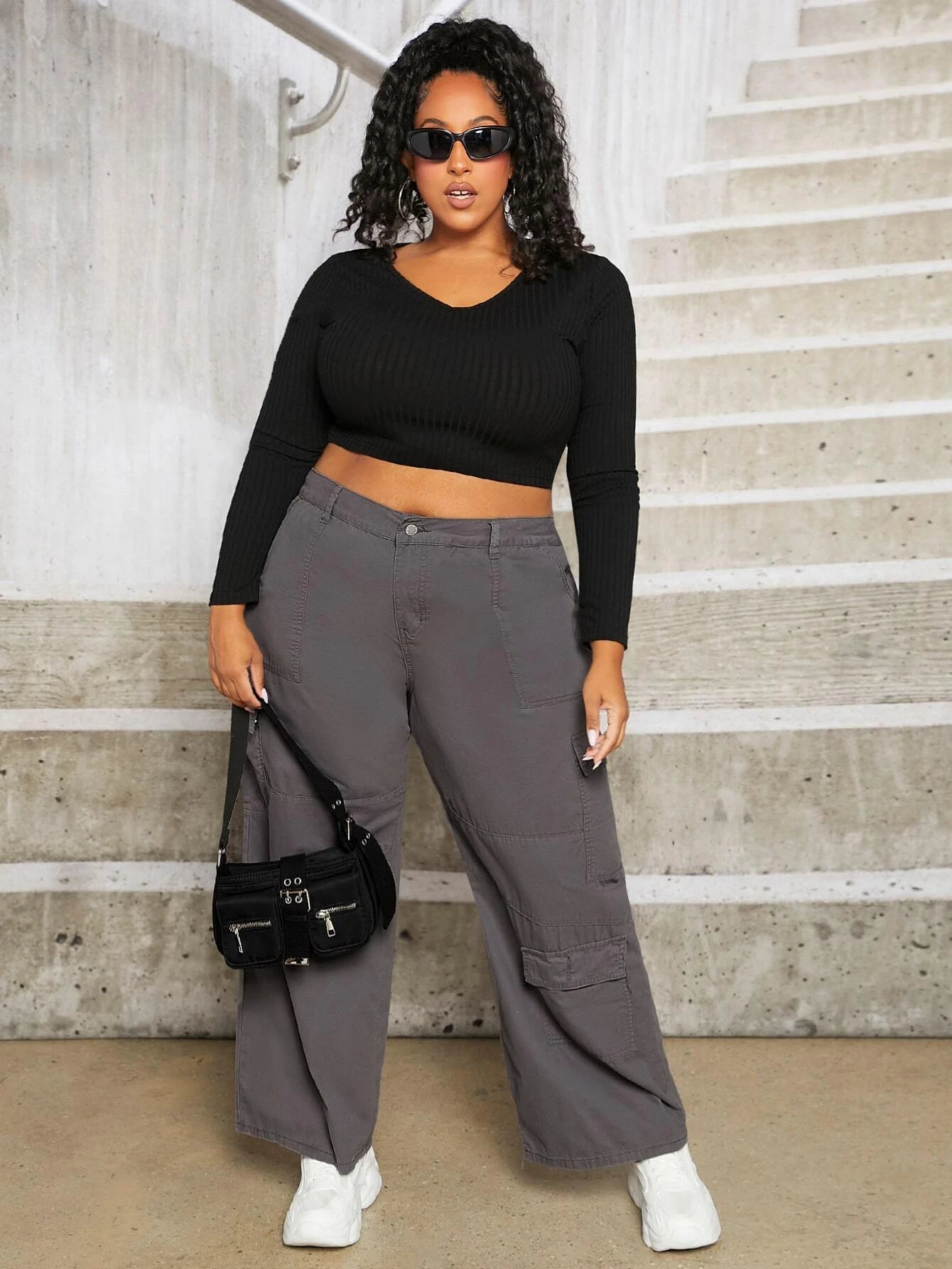 Wide Jeans With Versatile Flap Pocket – waistband detail