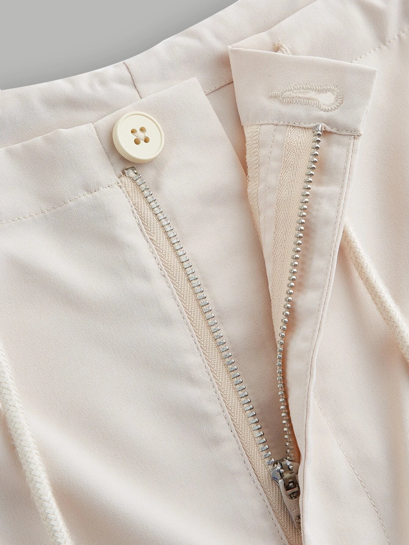 Flap Pocket Cargo Pants With Drawstring – back view detail