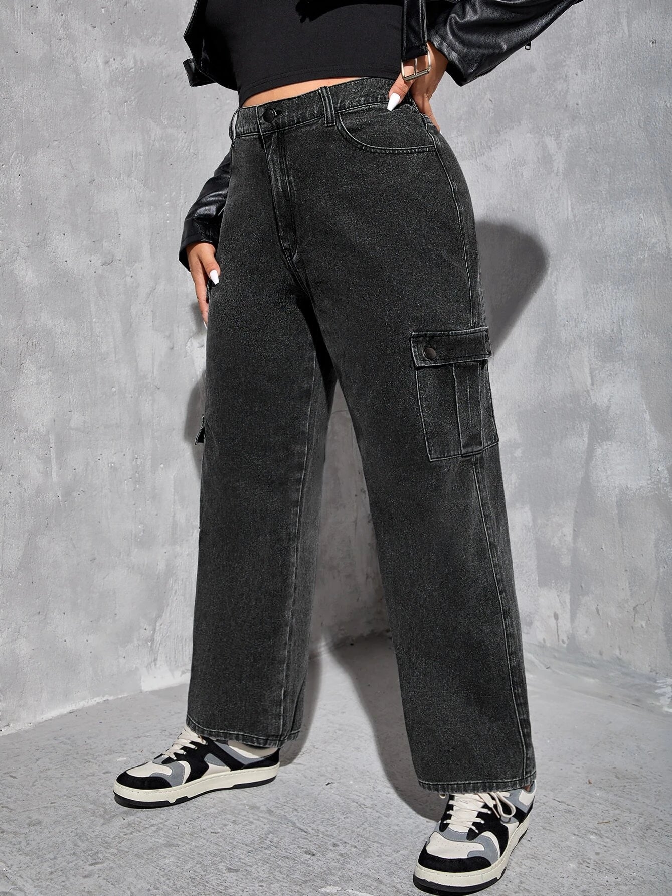 Side Flap Pocket High Waist Cargo Jeans – back view detail