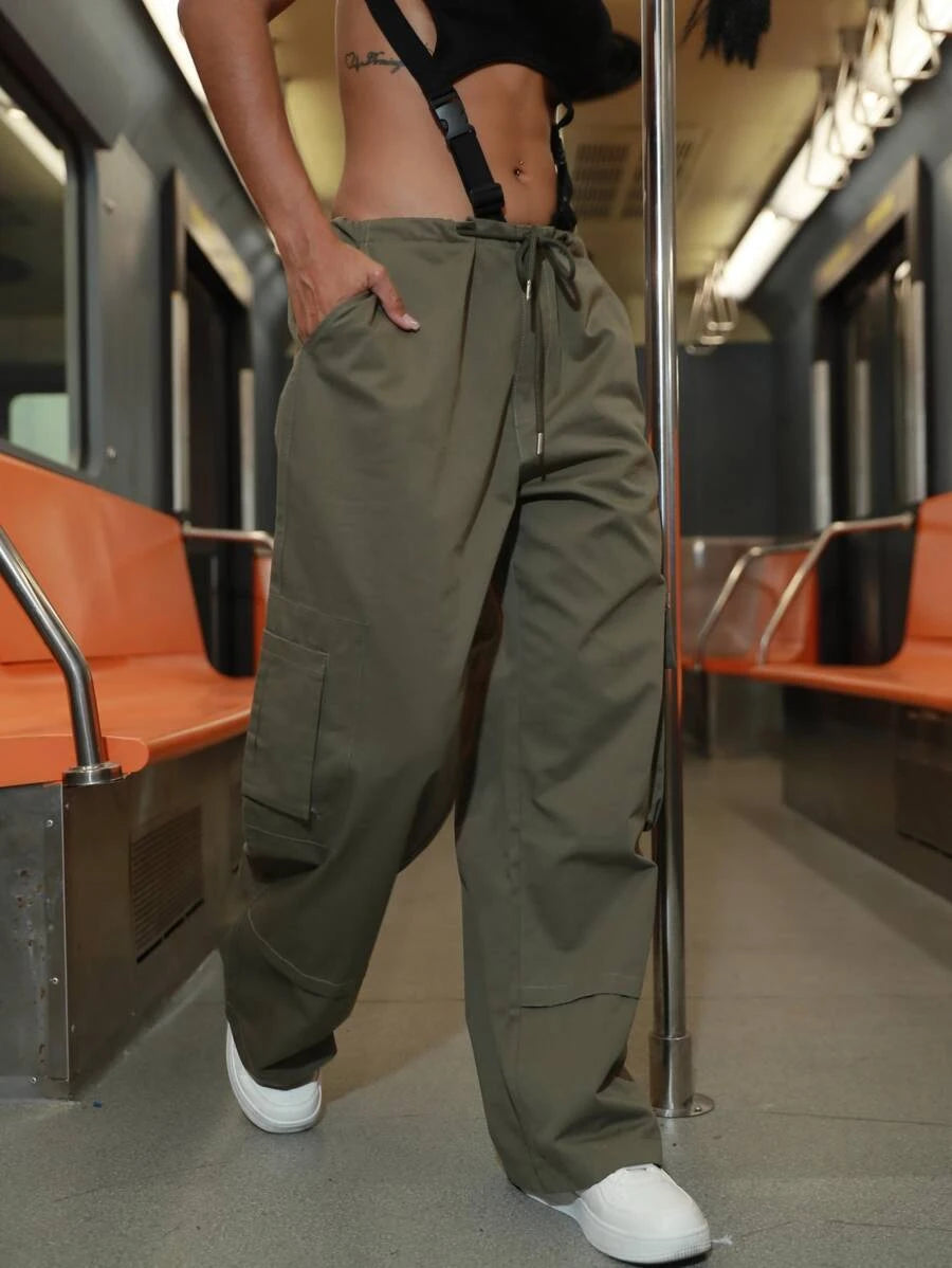 Low Rise Flap Pocket Wide Leg Cargo Pants – model wearing view