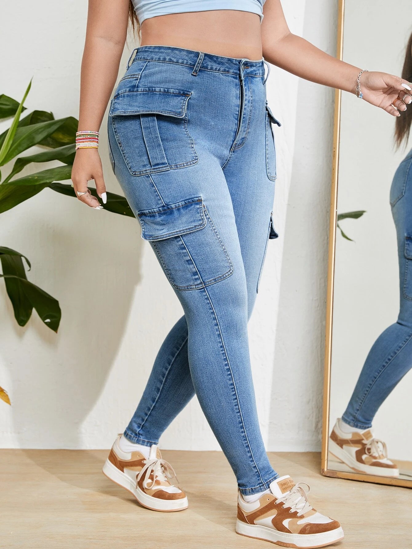 High Rise Jeans With Flap Pockets – fit and style view