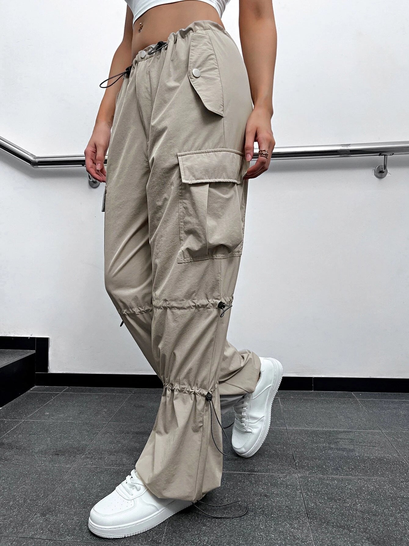 Drawstring Detail Flap Pocket Parachute Cargo Pants – waistband detail