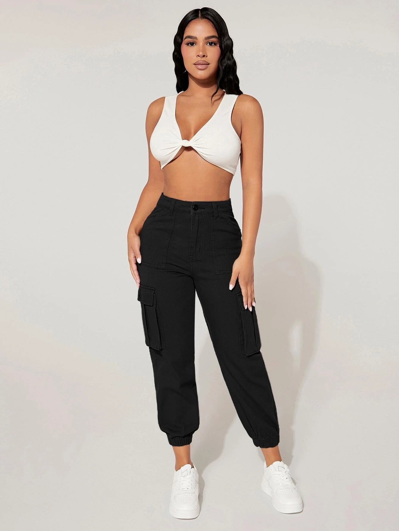 High Waist Flap Pocket Cargo Jeans in Green – waistband detail