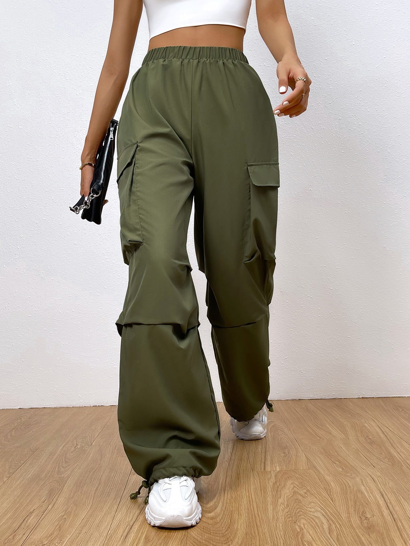 Flap Pocket Side Drawstring Hem Casual Cargo Pants – pocket detail close-up
