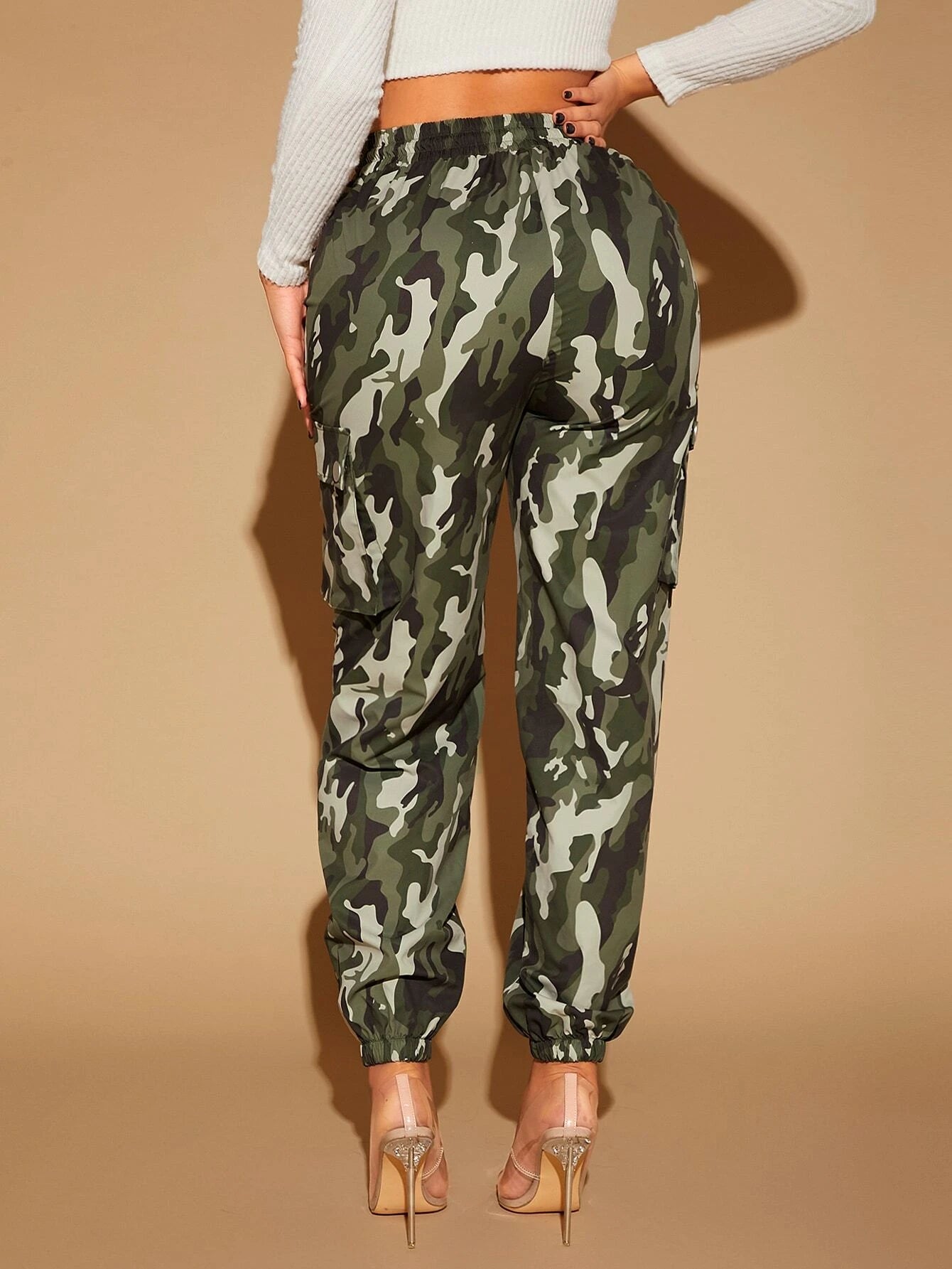Camo Print Flap Pocket Cargo Pants Style 1 – pocket detail close-up