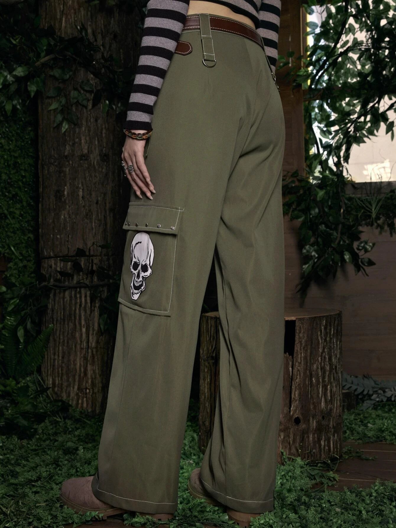 Casual Printed Cargo Pants – side profile view