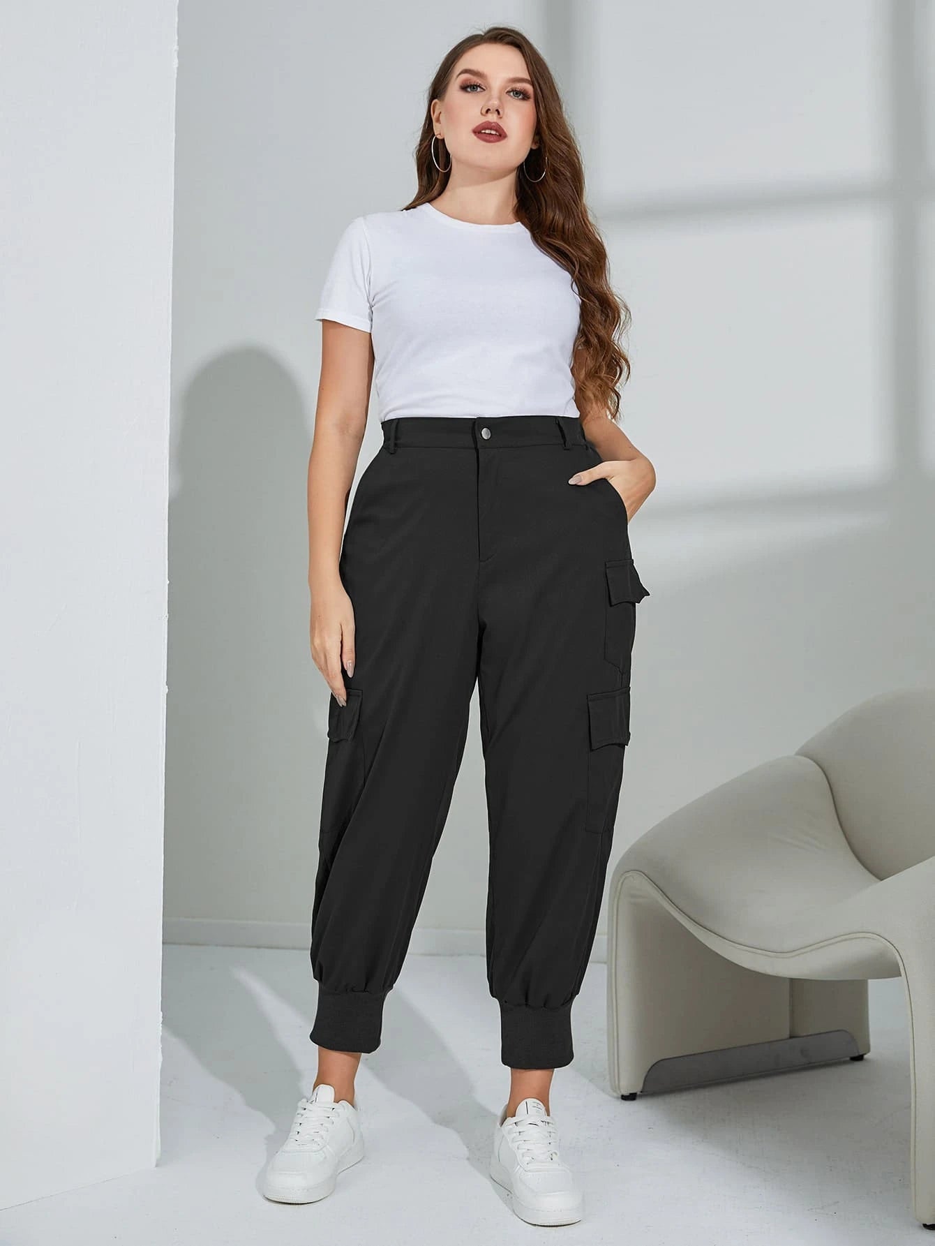 Pocket Side Cargo Pants in Green – styled outfit view