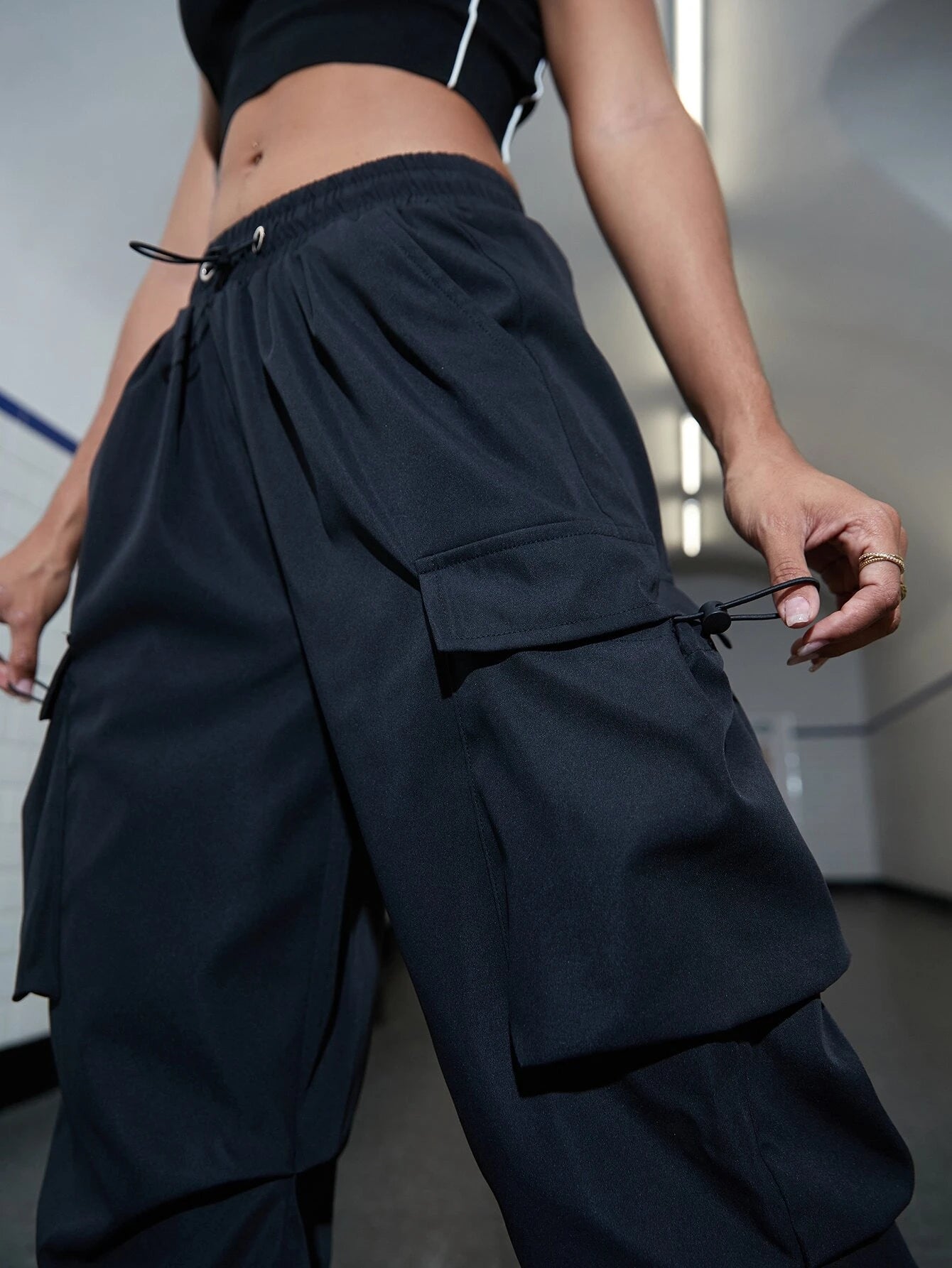 Hip Hop Flap Pocket Parachute Cargo Pants – back view detail
