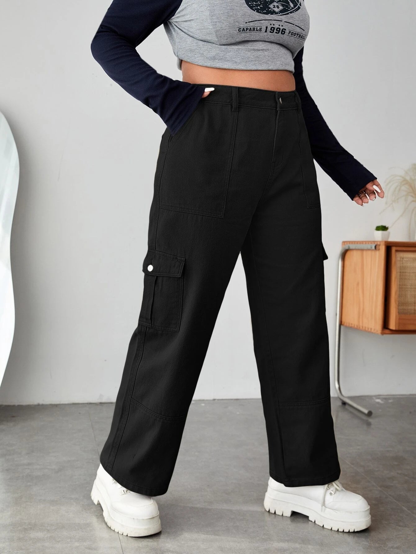 Regular Fit Side Cargo Jeans – back view detail