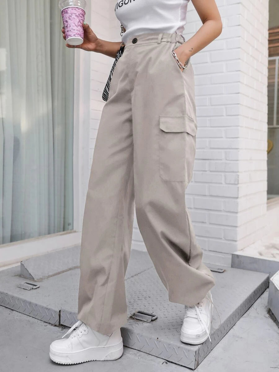 Flap Pocket Drawstring Hem Cargo Pants in Black – back view detail