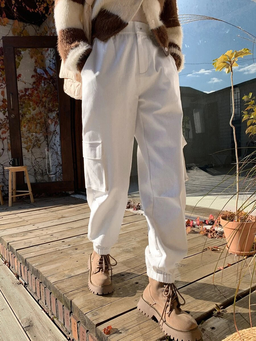 Solid Color Slant Pocket Cargo Pants – back view detail