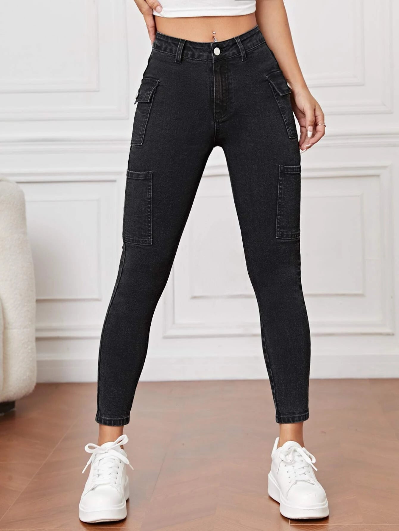 Side Cargo Jeans With Flap Pockets – back view detail