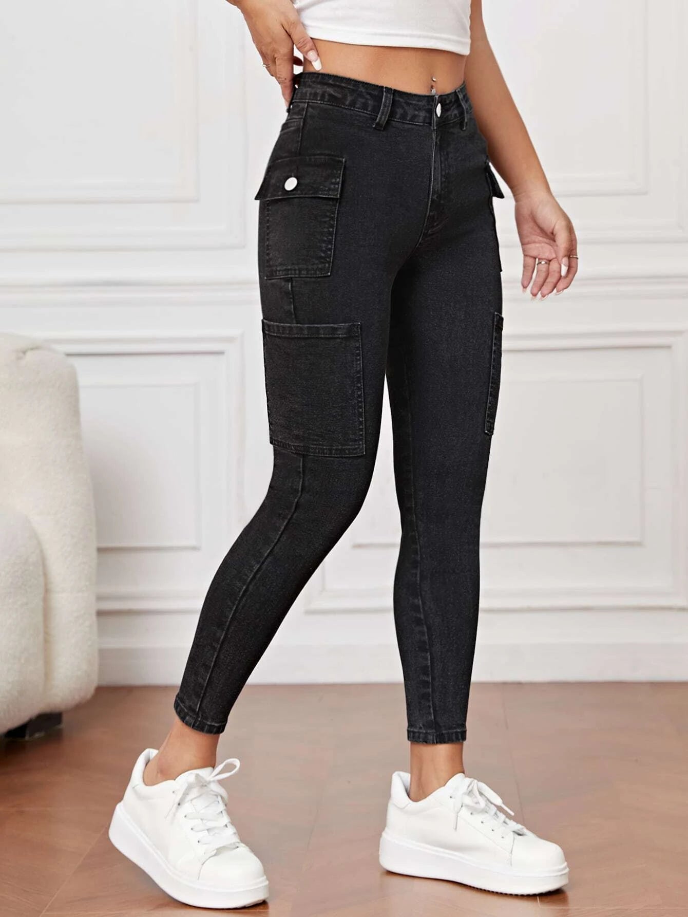 Side Cargo Jeans With Flap Pockets – waistband detail