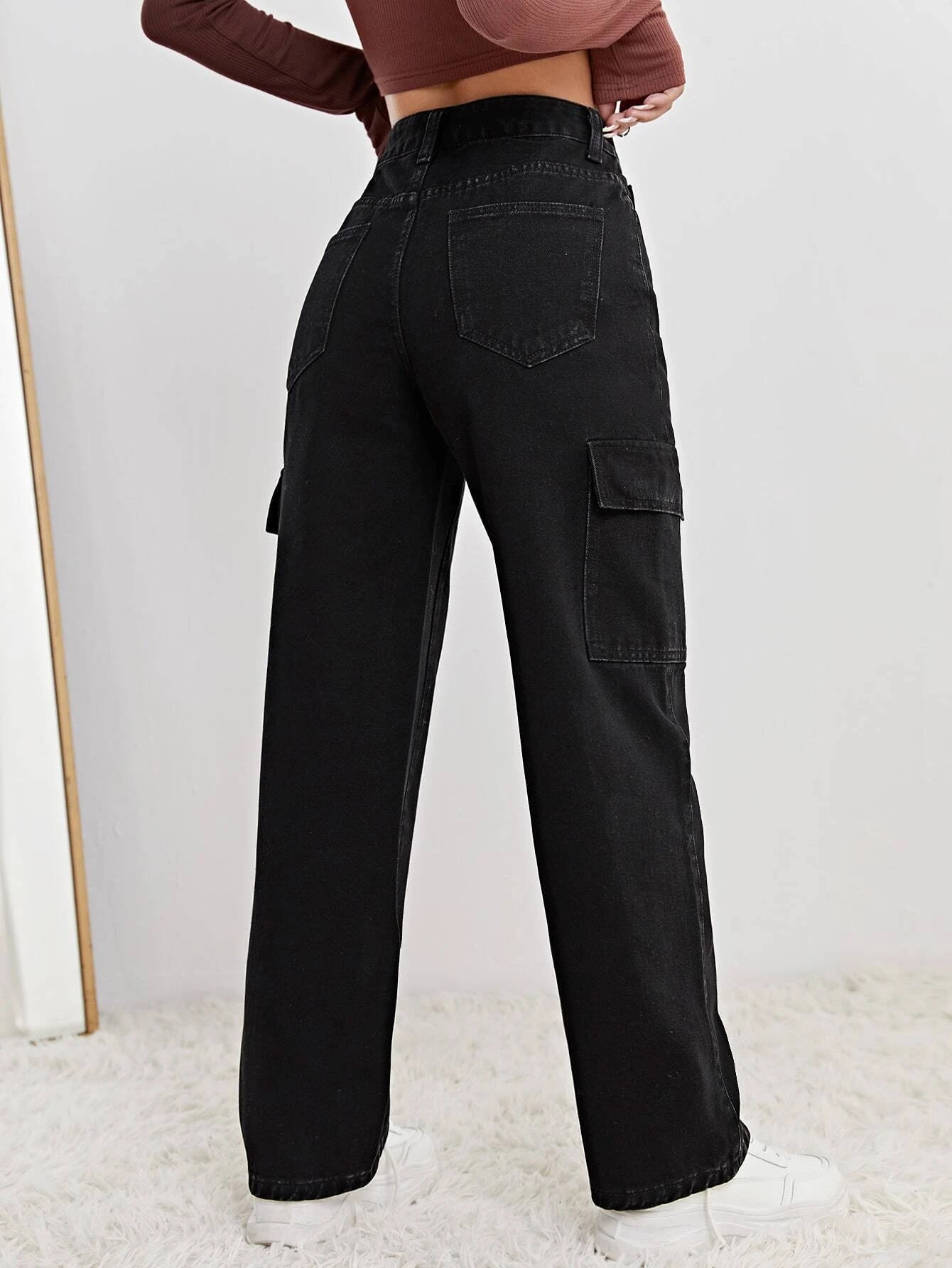 High Waist Straight Jeans – waistband detail