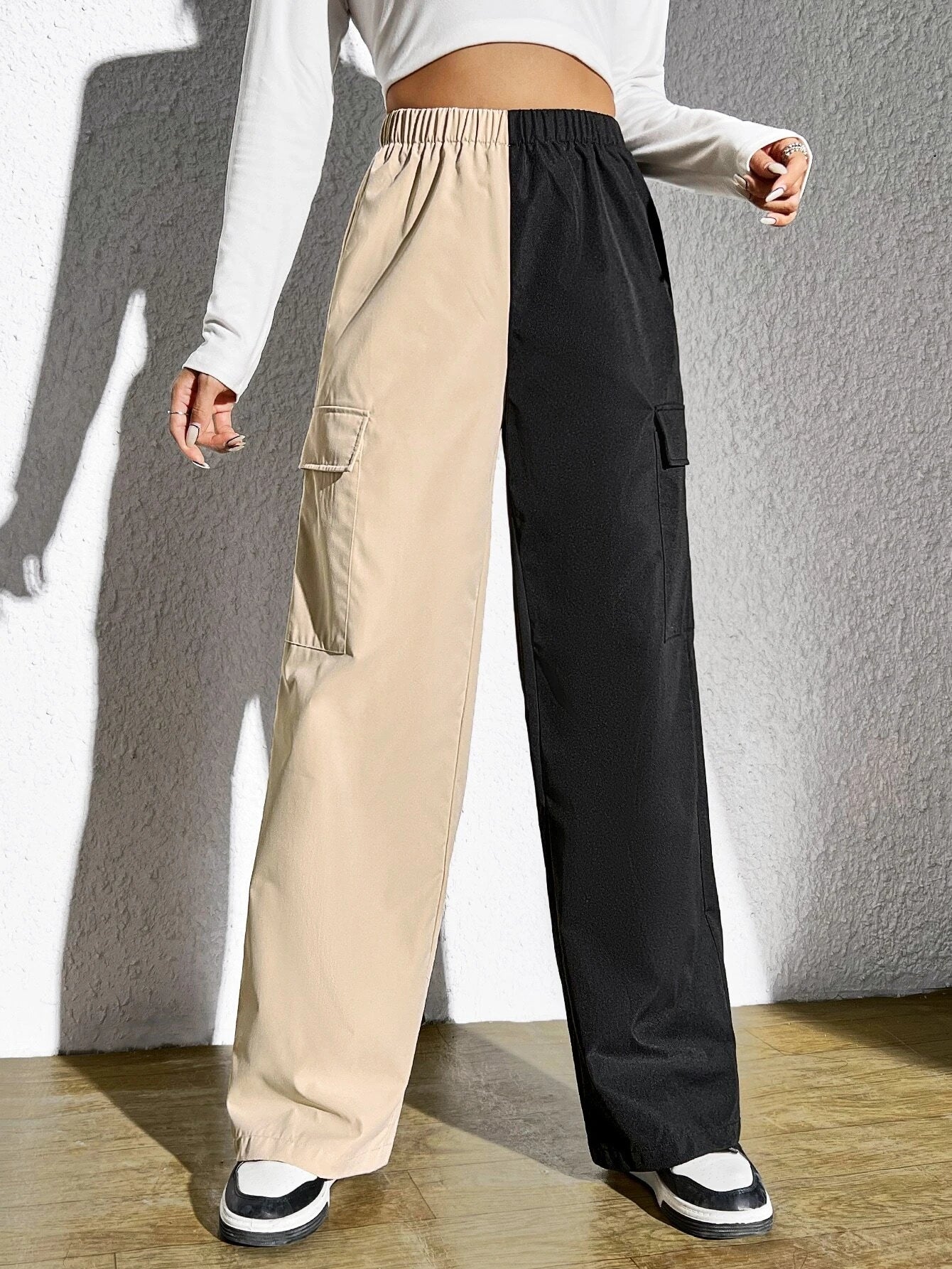 Two Tone Flap Pocket Side Pant – back view detail