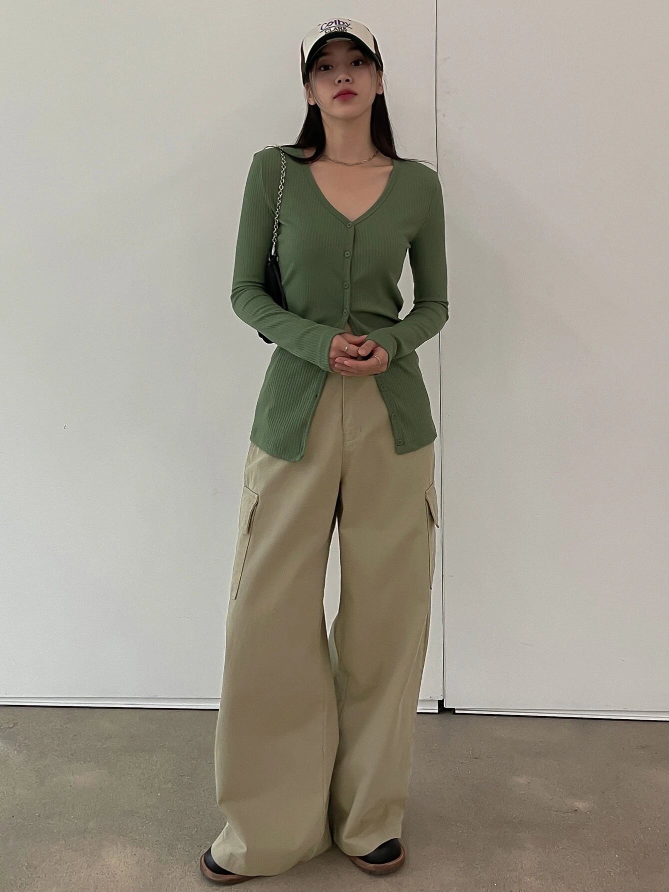 Loose Wide Zipper Cargo Pants – styled outfit view