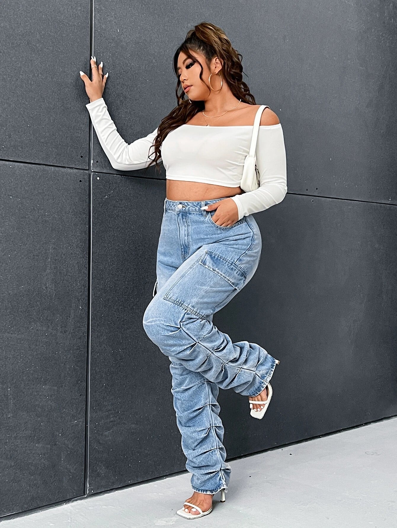 Ruched Side Stacked Cargo Jeans – waistband detail