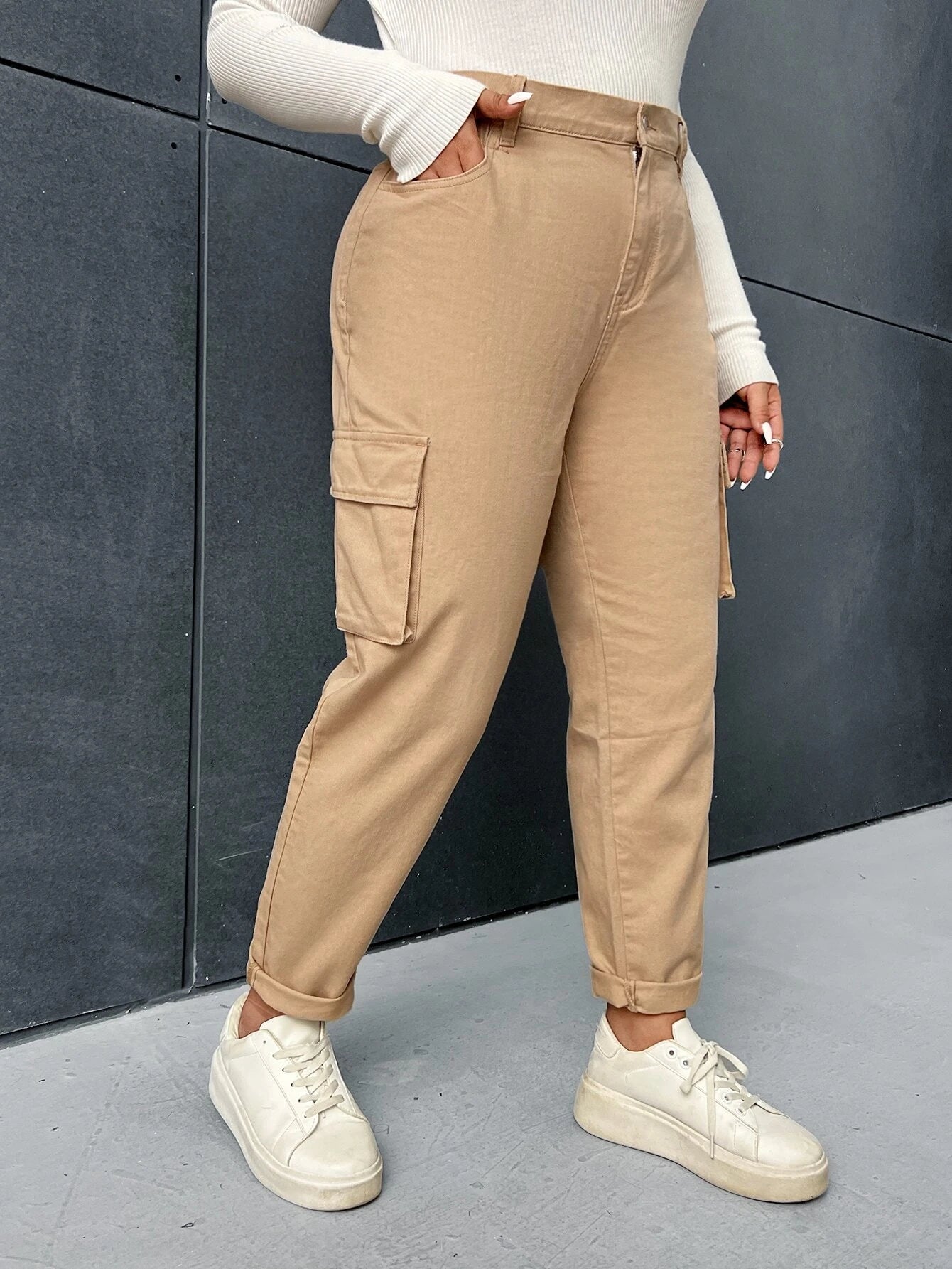 Cargo Jeans With Side Pockets – pocket detail close-up