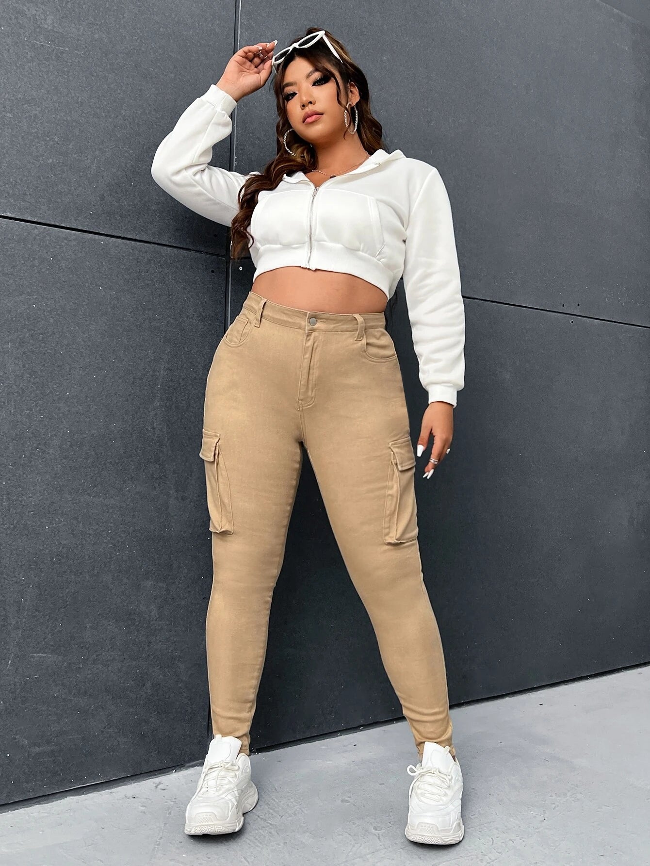 Flap Side Pocket Cargo Jeans – waistband detail