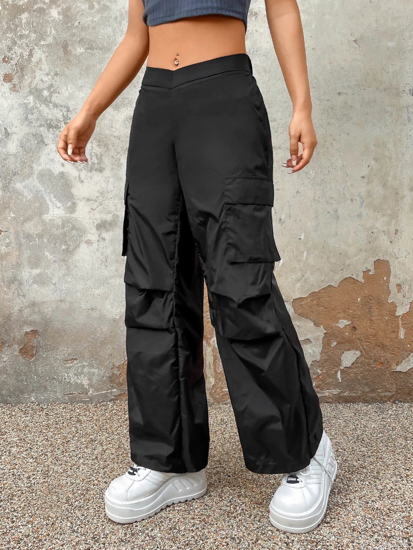 Flap Pocket Side Ruched Cargo Pant – waistband detail