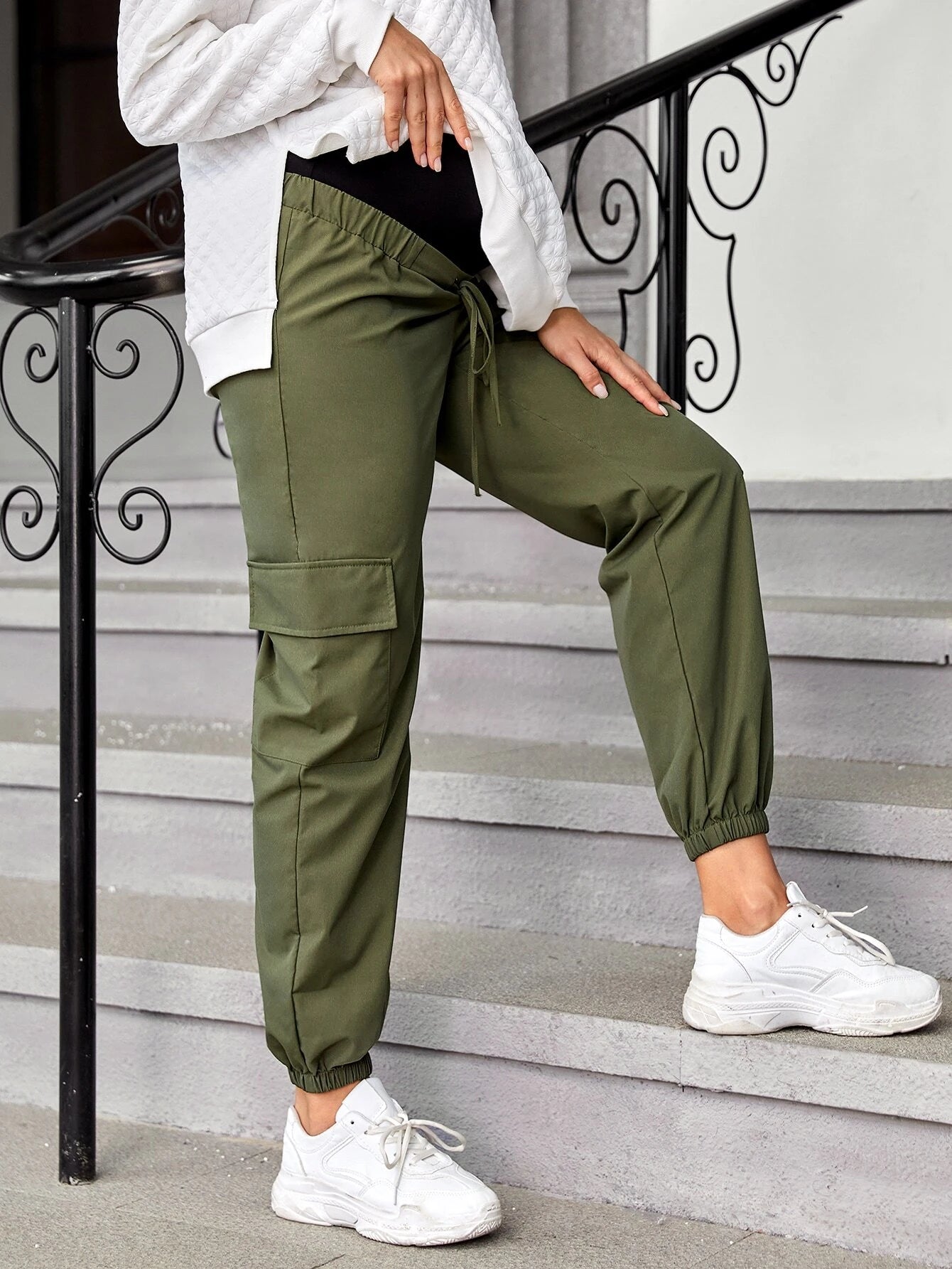 Flap Pocket Maternity Cargo Pants – back view detail