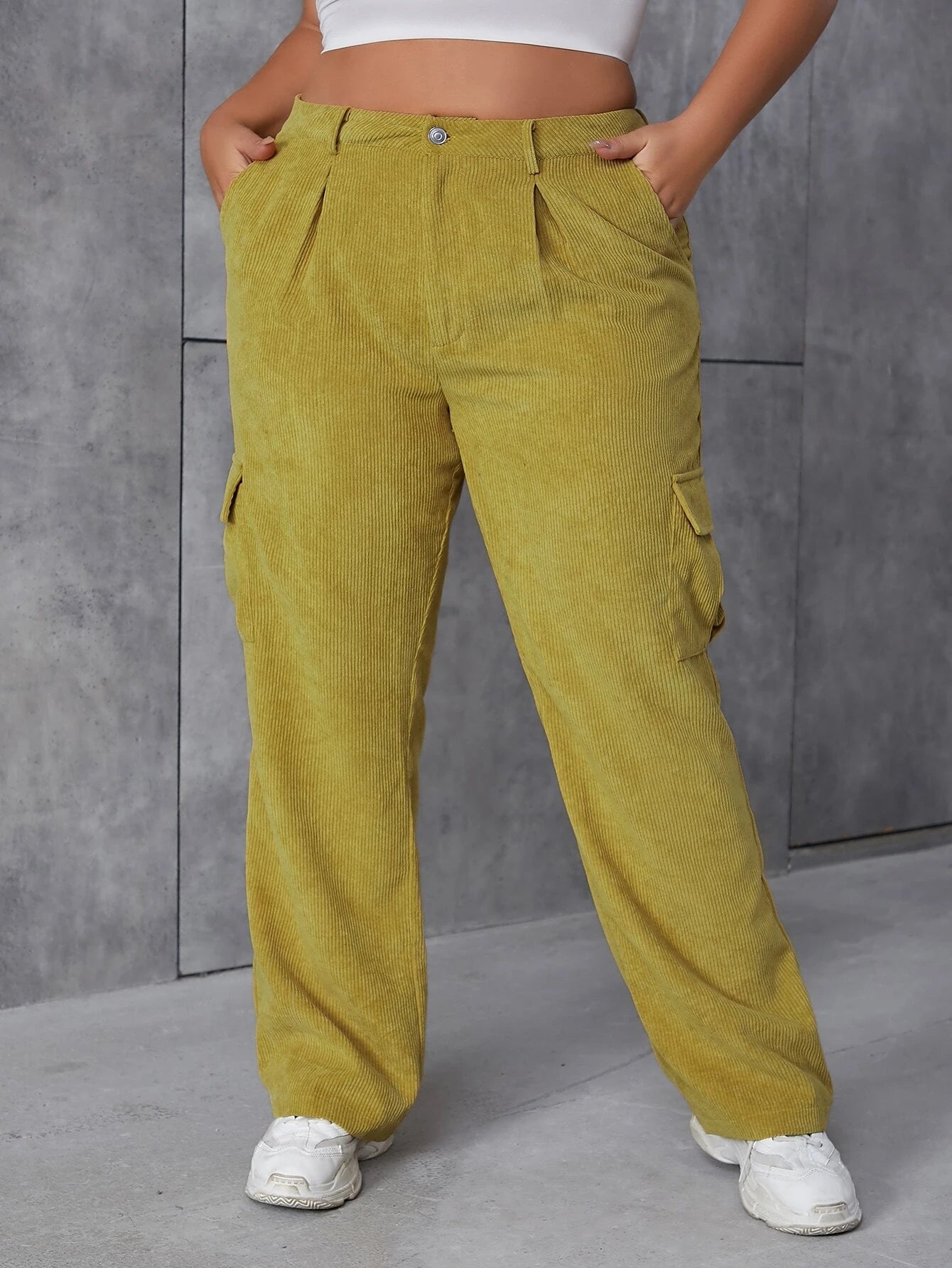 Flap Pocket Corduroy Pants – waistband detail