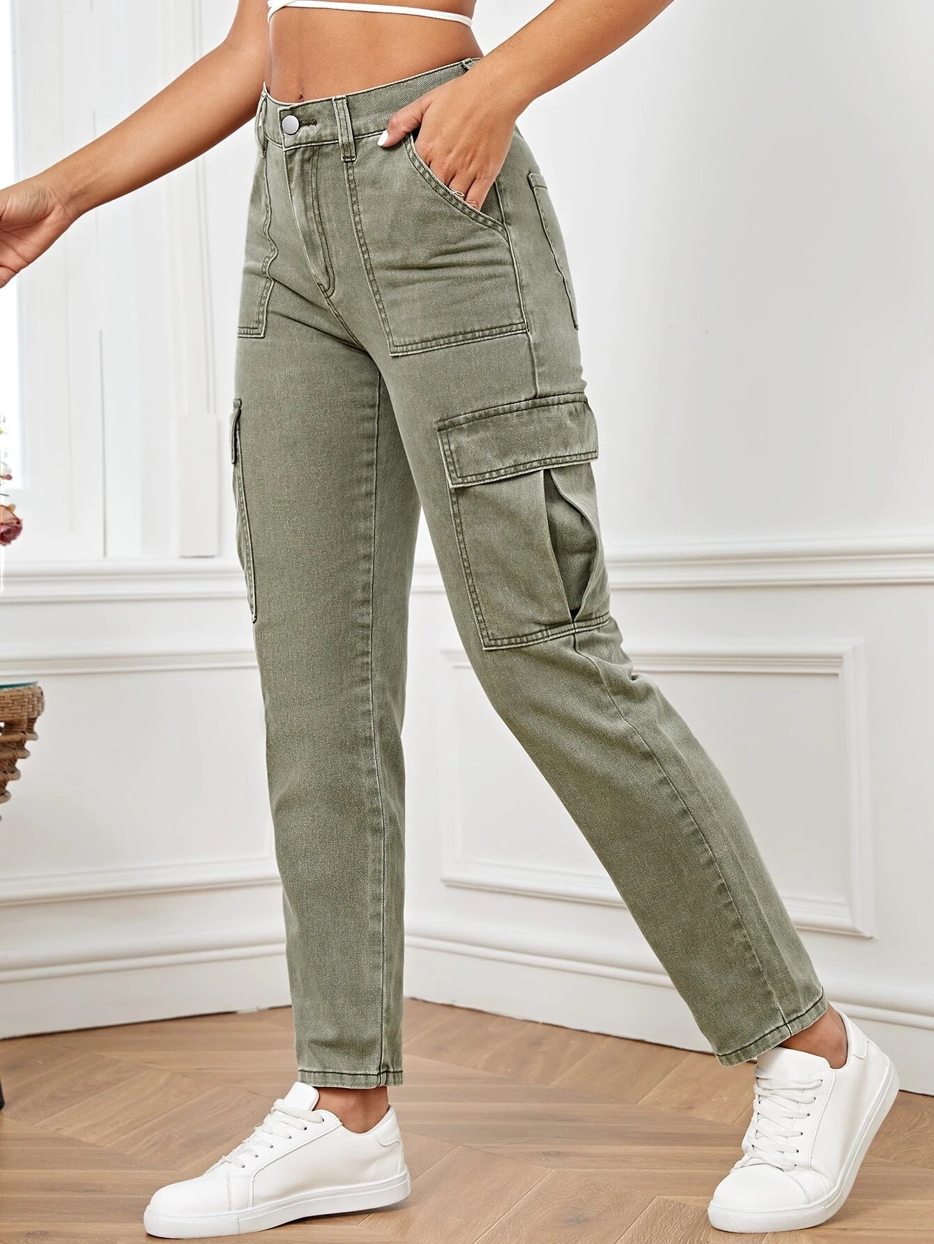 High Rise Flap Pocket Side Cargo Jean Style 1 – pocket detail close-up