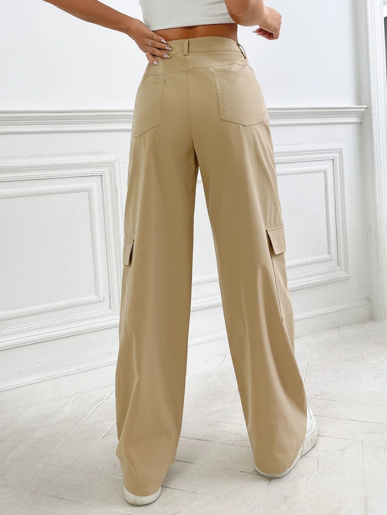 Flap Pocket  Drop Cargo Pant – pocket detail close-up