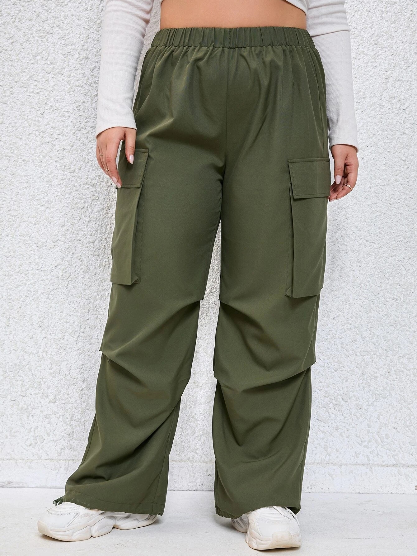 Flap Pocket Side Cargo Pant – back view detail