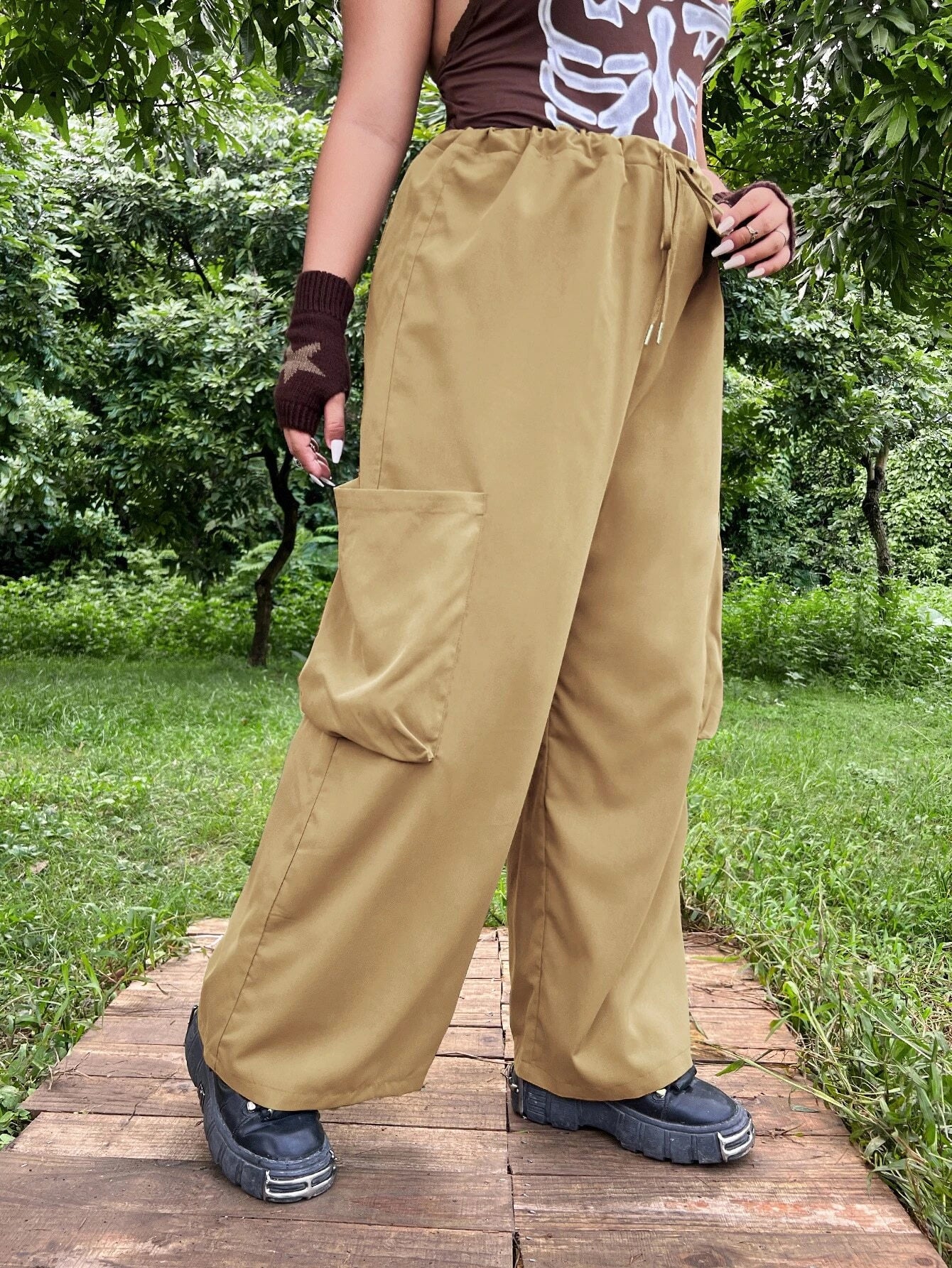 Flap Pocket Drawstring Waist Wide Leg Pants in Black – styled outfit view