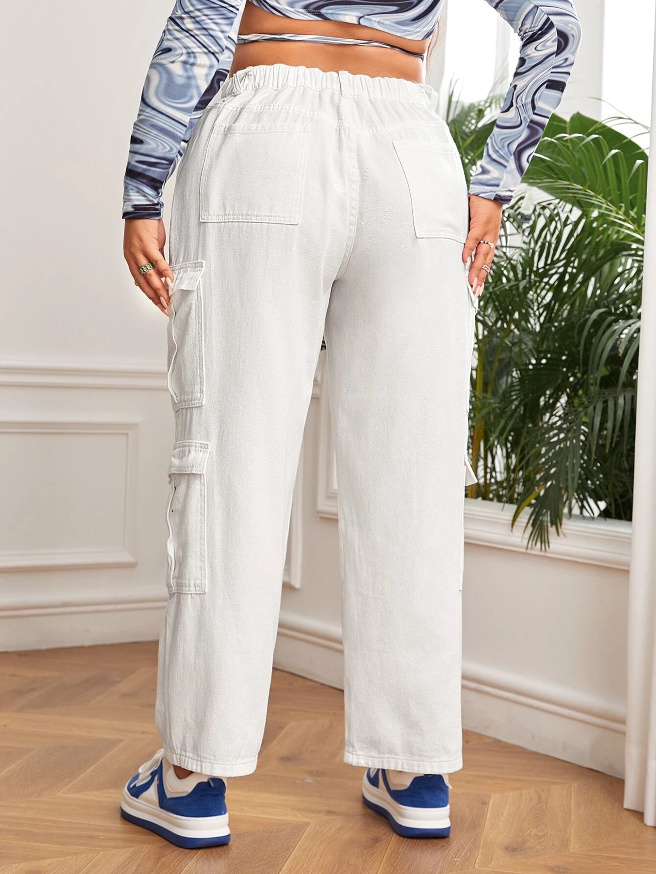 Cargo Jeans With Functional Flap Pockets – side profile view