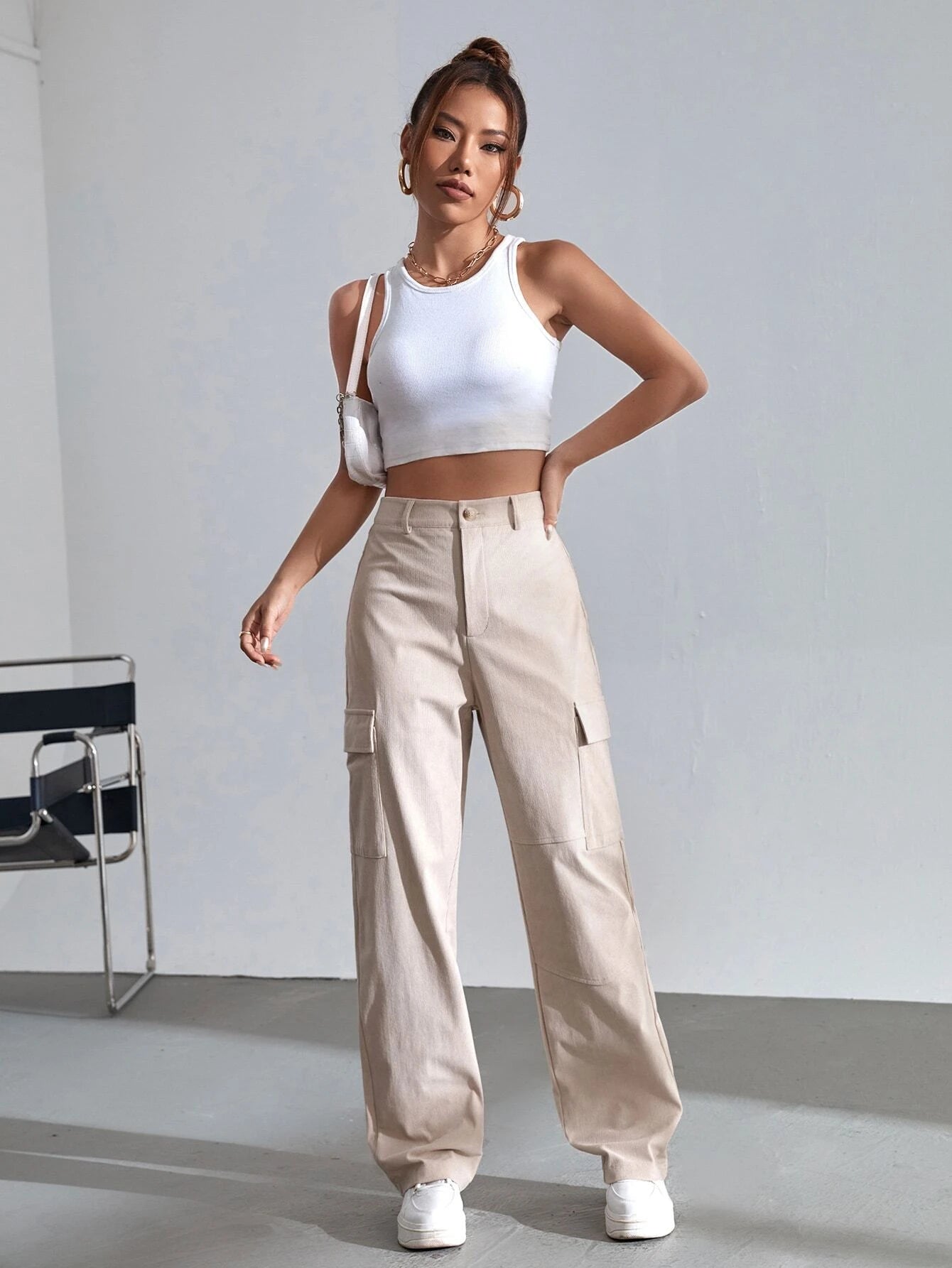 Casual Flap Pocket Side Cargo Pants Style 3 – pocket detail close-up