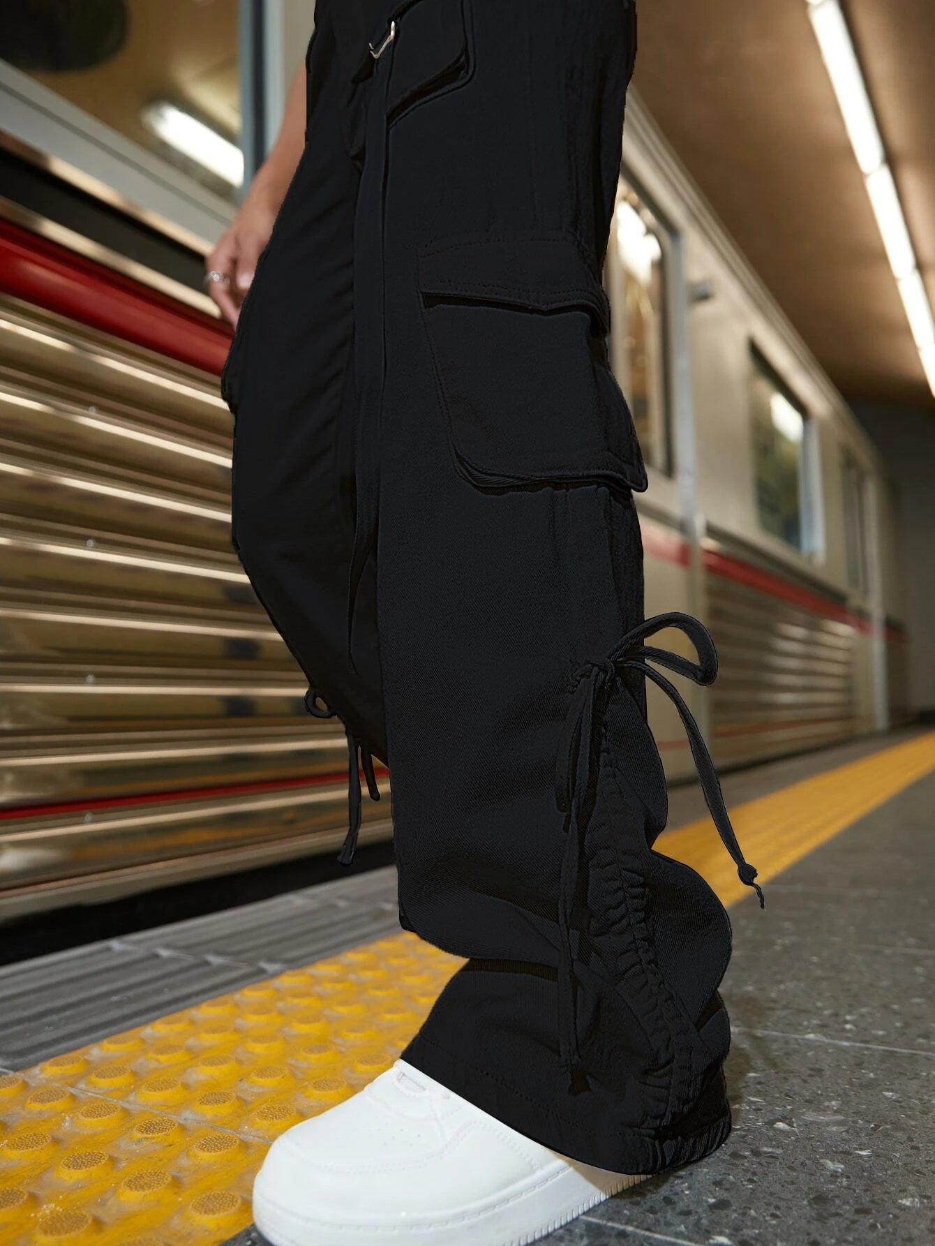 Casual Solid Flap Pocket Side Cargo Pants – back view detail