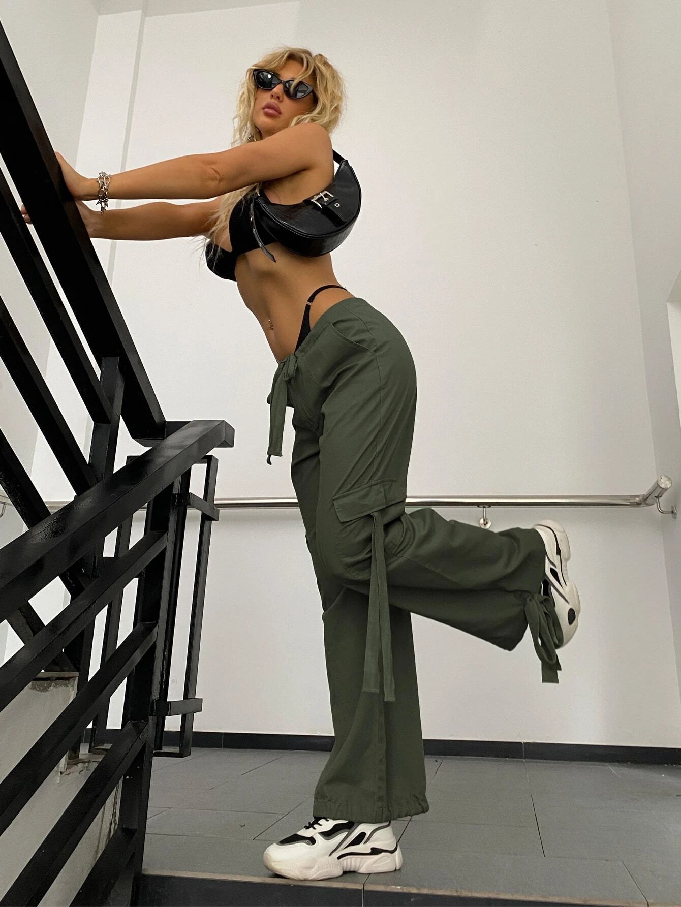 Tie Parachute Cargo Pants – waistband detail
