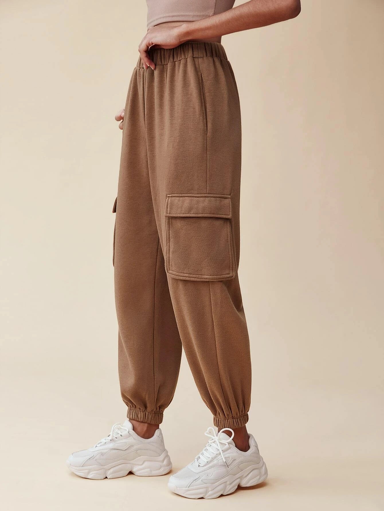 Flap Pocket Side Elastic Waist Cargo Pants Style 1 – back view detail