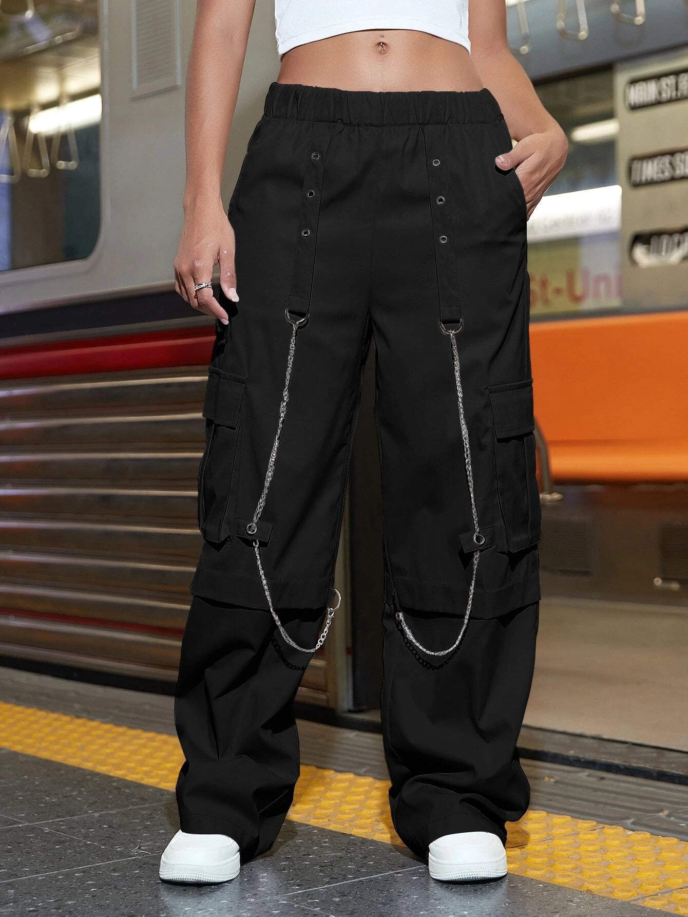 Chain Pocket Cargo Pant – pocket detail close-up
