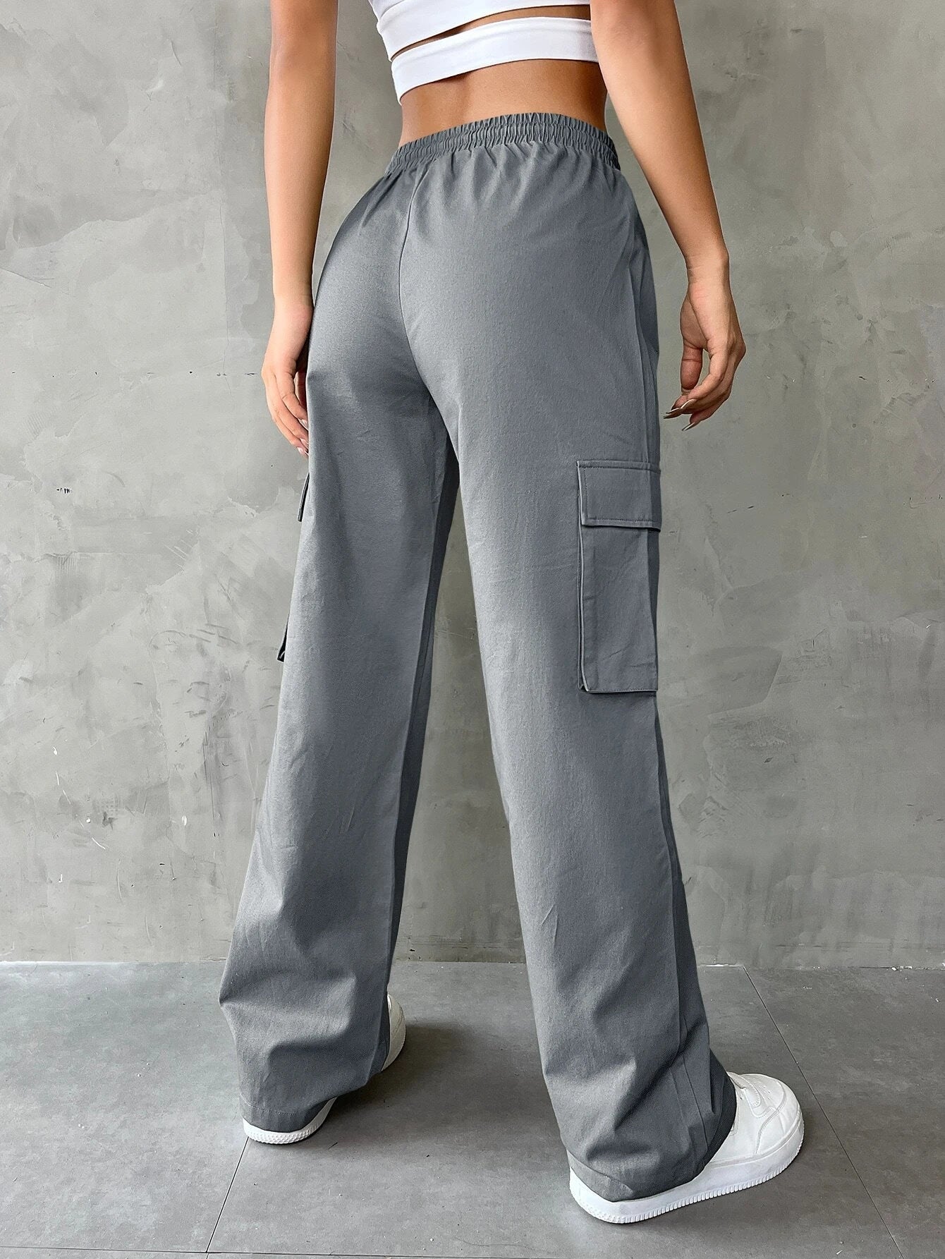 Plain Waist Cargo Pants – model wearing view