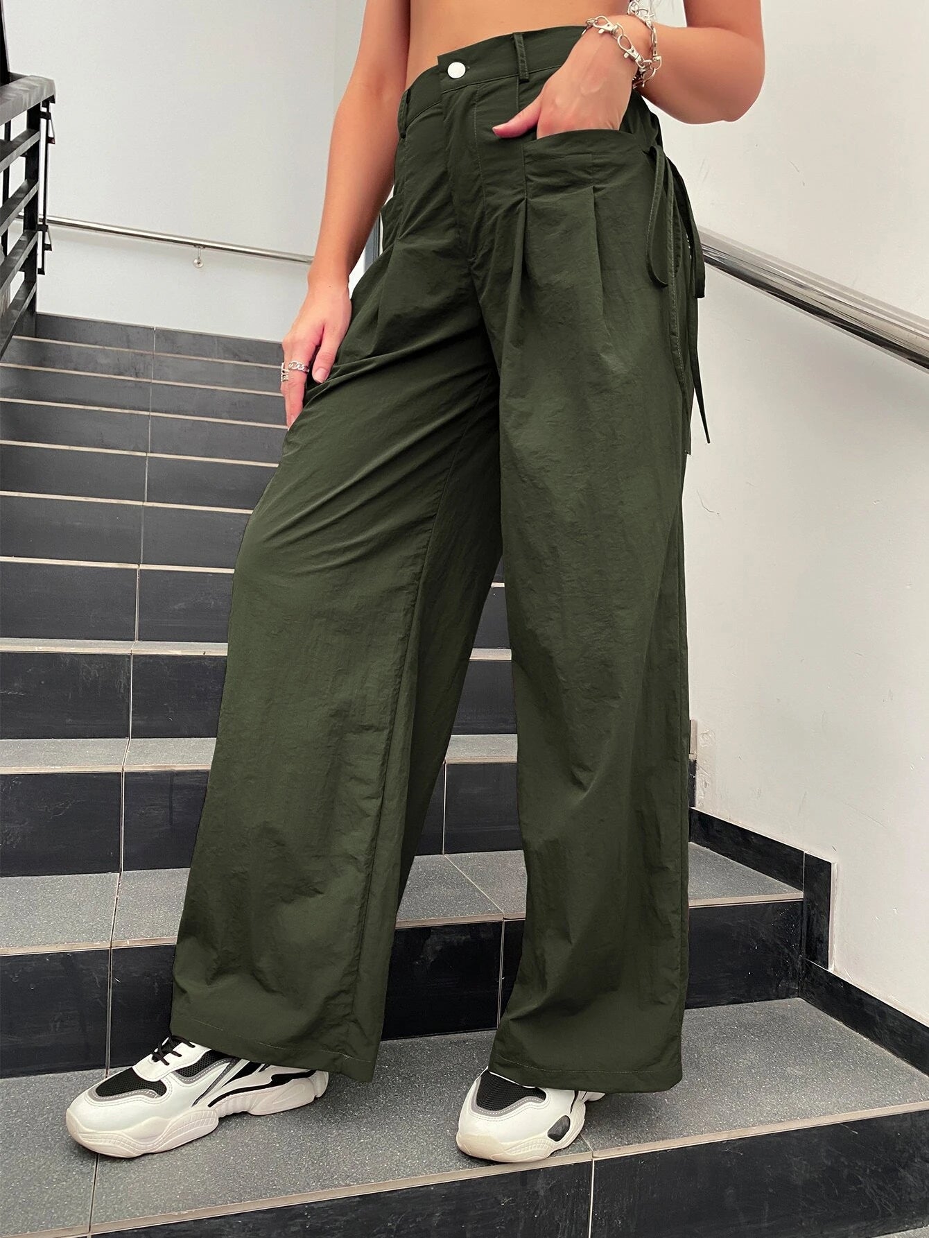 Ruched Knot Side Cargo Pants – lifestyle view 25