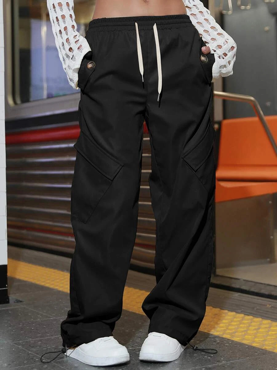 Flap Pocket Drawstring Waist Parachute Cargo Pants in Black – women's cargo pants front view