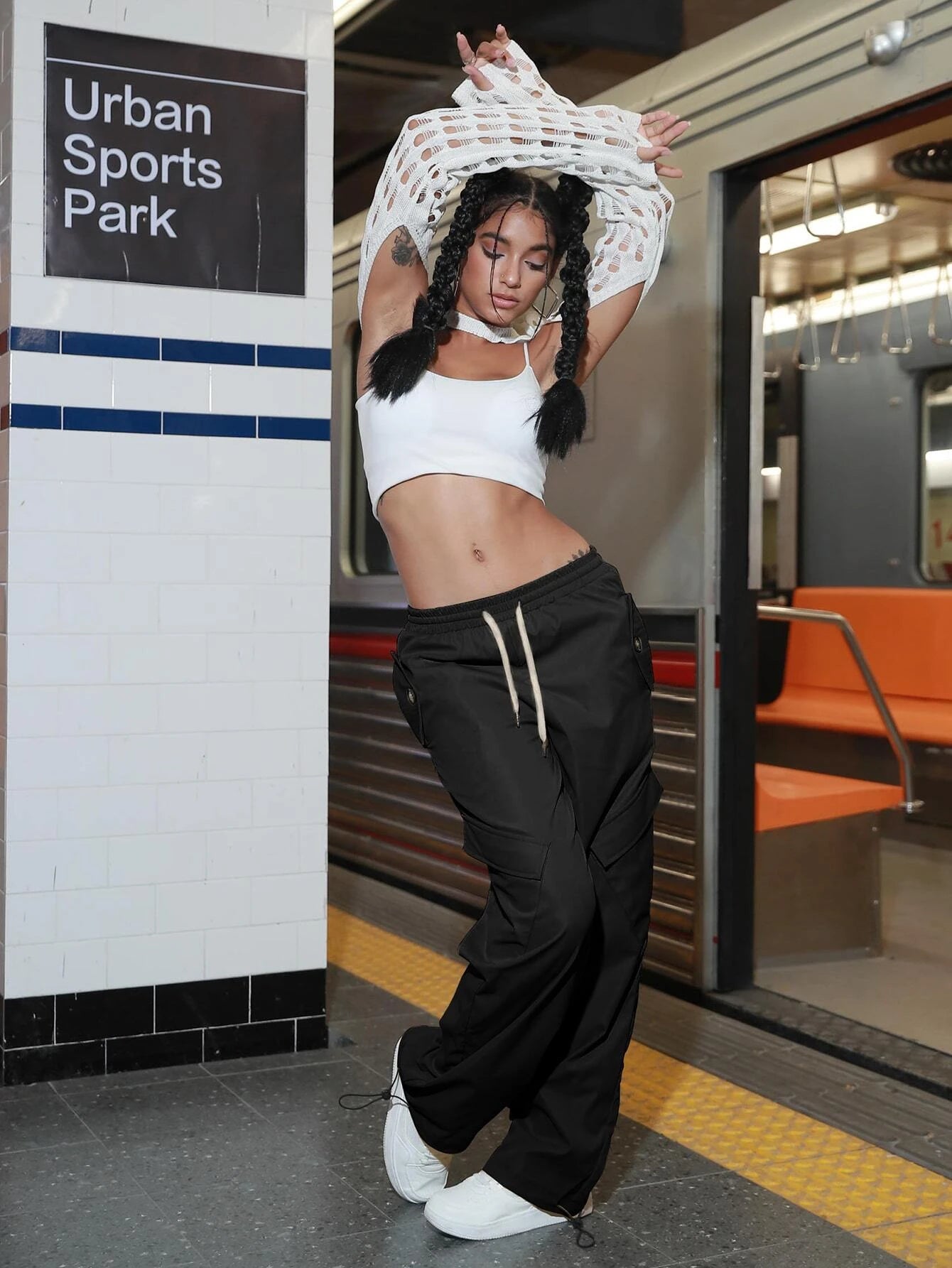 Versatile Flap Pocket Parachute Pants – waistband detail