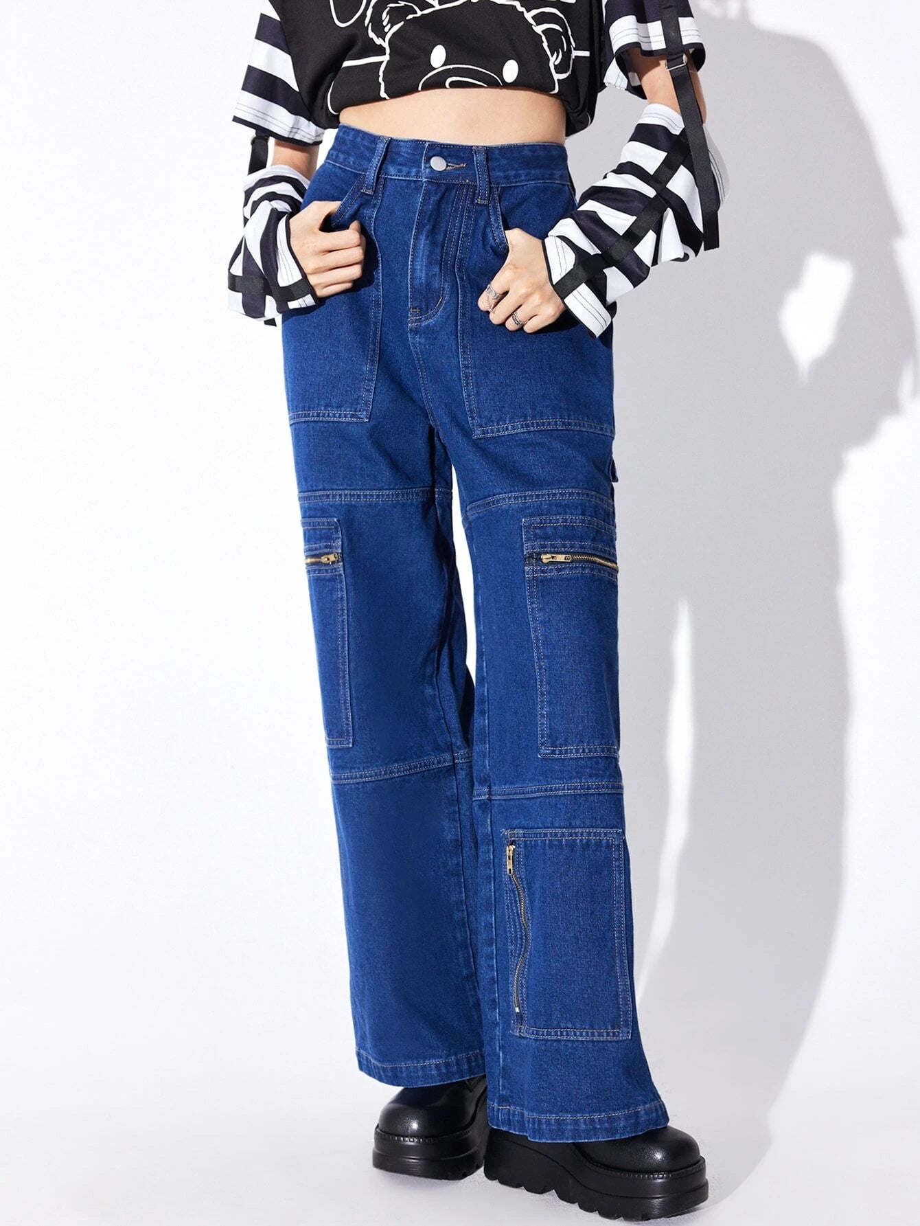 Flap Pocket Zipper Cargo Jeans – back view detail