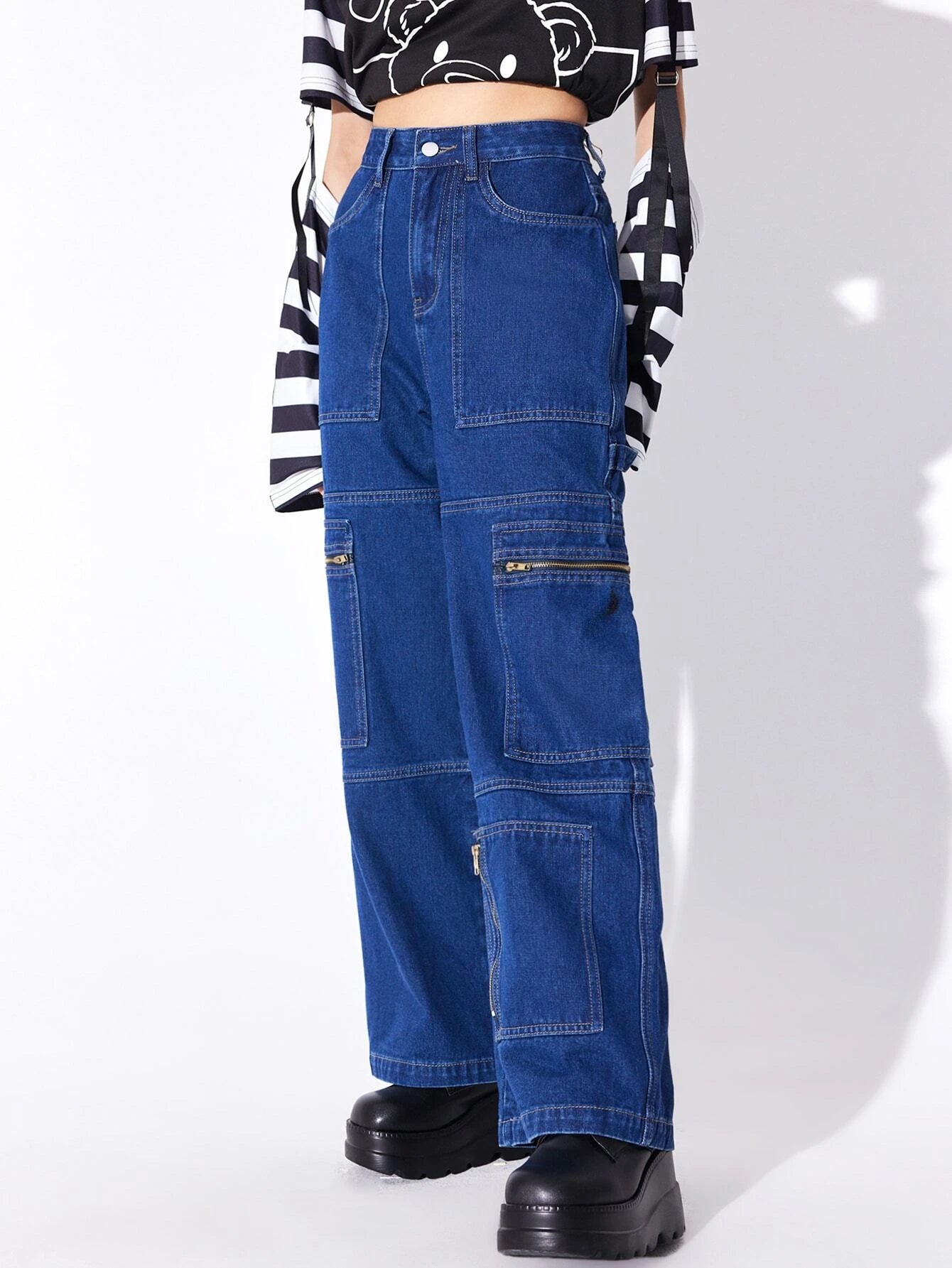 Flap Pocket Zipper Cargo Jeans – pocket detail close-up