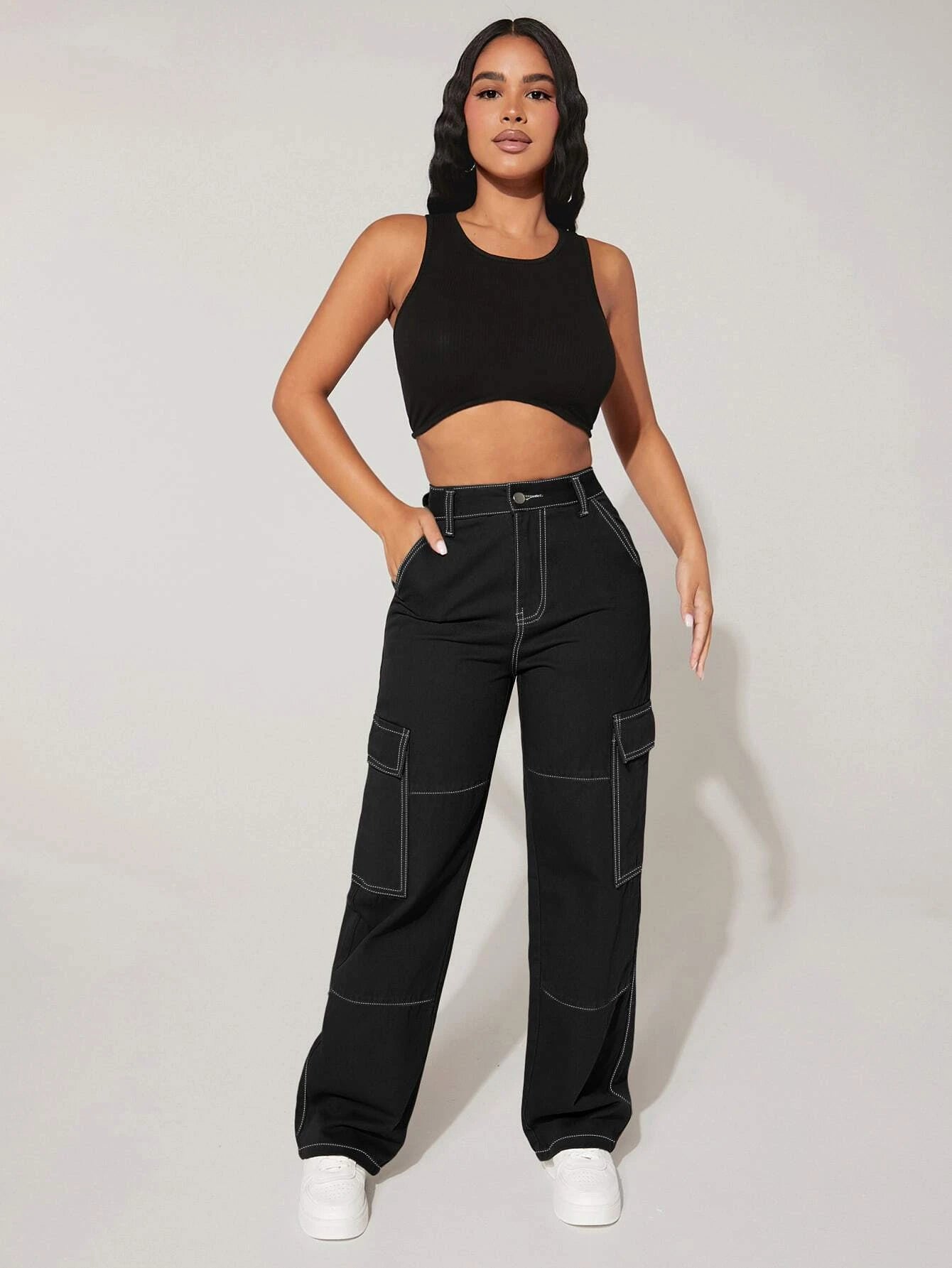 Functional Flap Pocket Cargo Jeans – pocket detail close-up