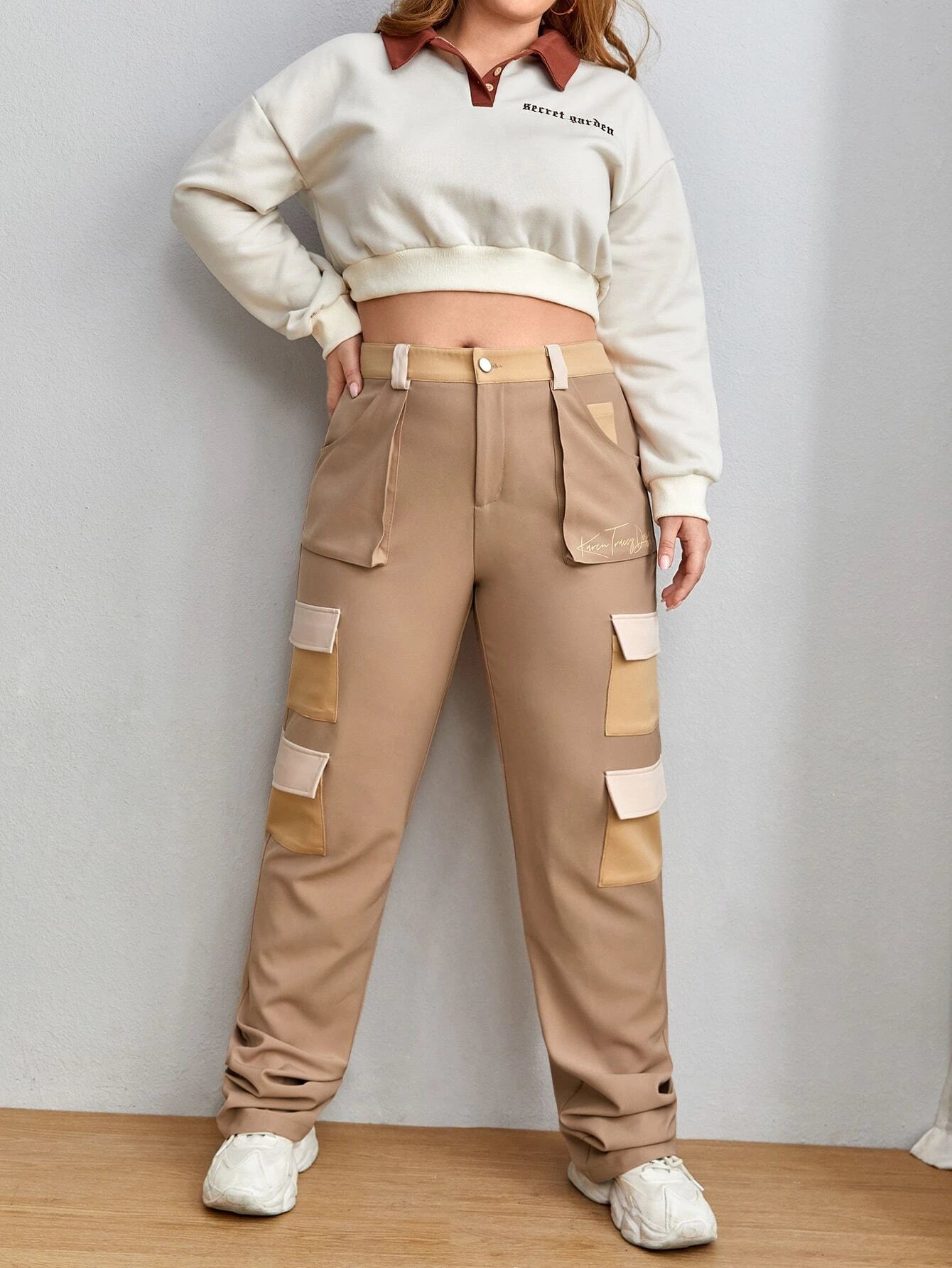 High Waist Cargo Pants In Colorblock – pocket detail close-up