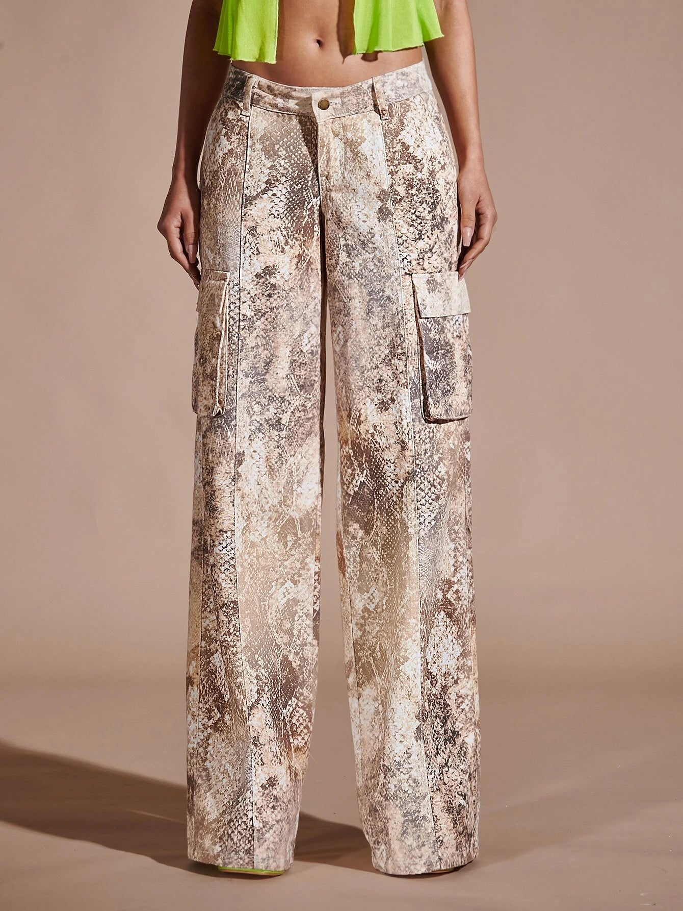Loose Printed Cargo Pants – full length outfit view