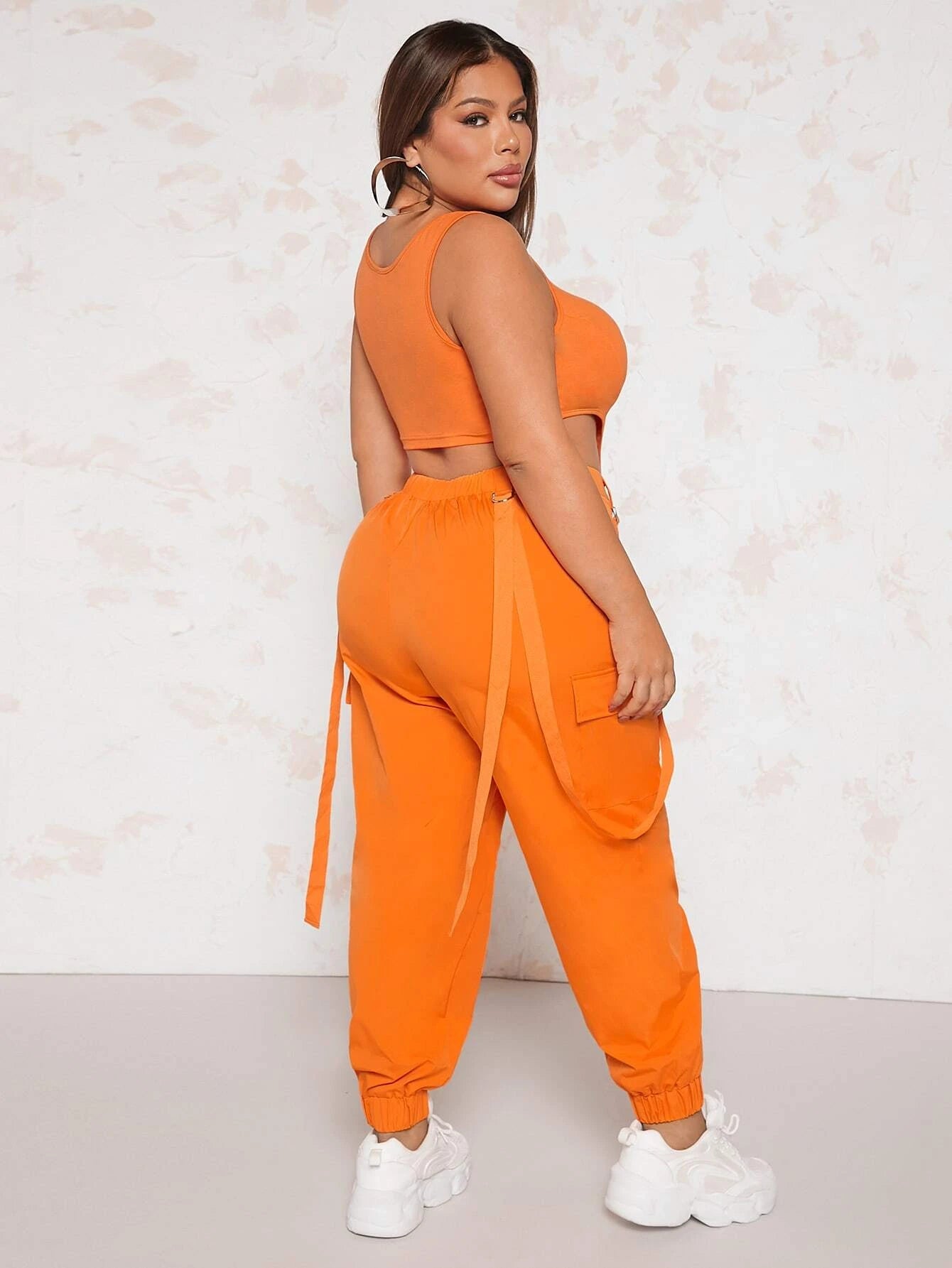 Sleeveless Hem Tank Top With Pants – lifestyle view 14