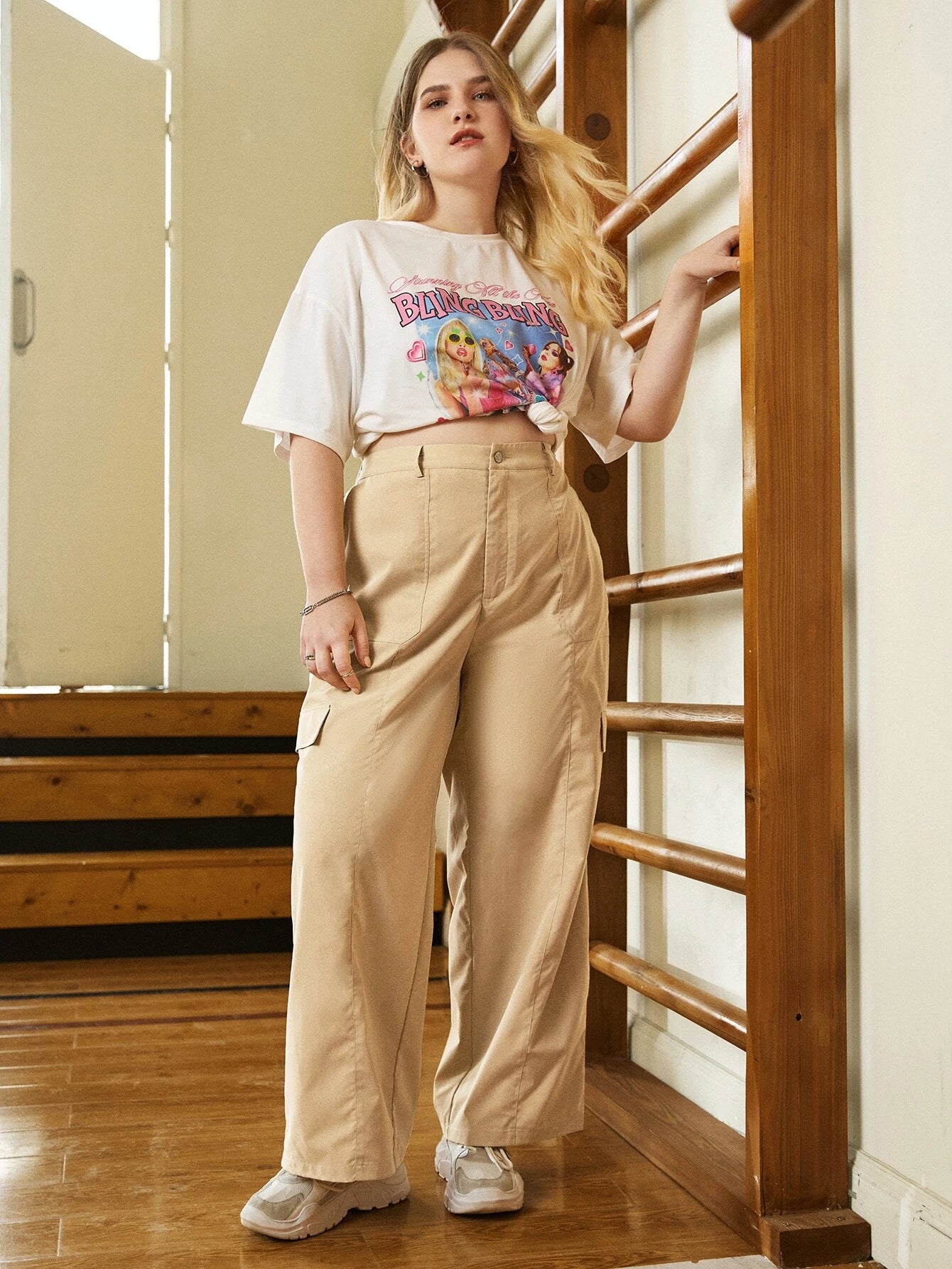 Casual Loose Flap Side Pocket Cargo Pants – model wearing view