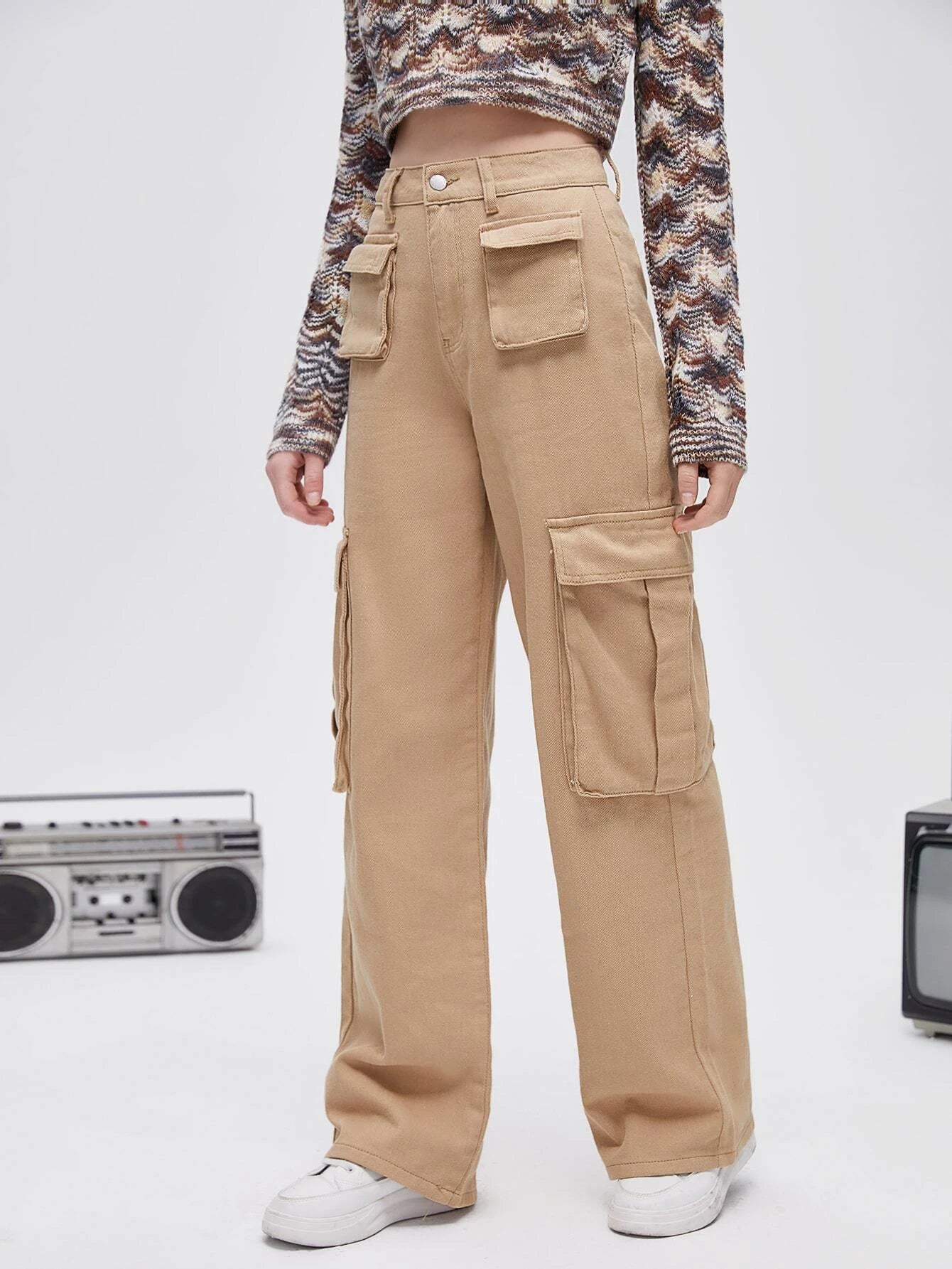 Flap Pocket Cargo Jeans Style 11 – pocket detail close-up