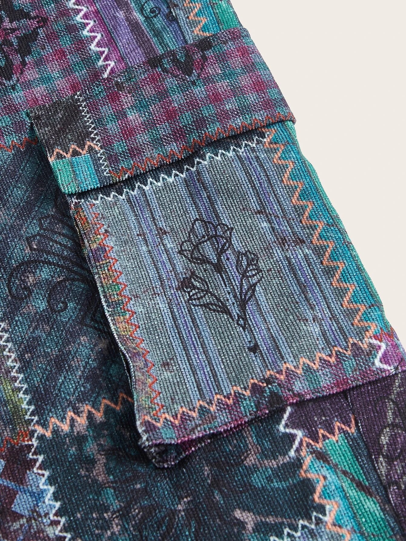 Long Printed Flap Pocket Cargo Pants – pocket detail close-up
