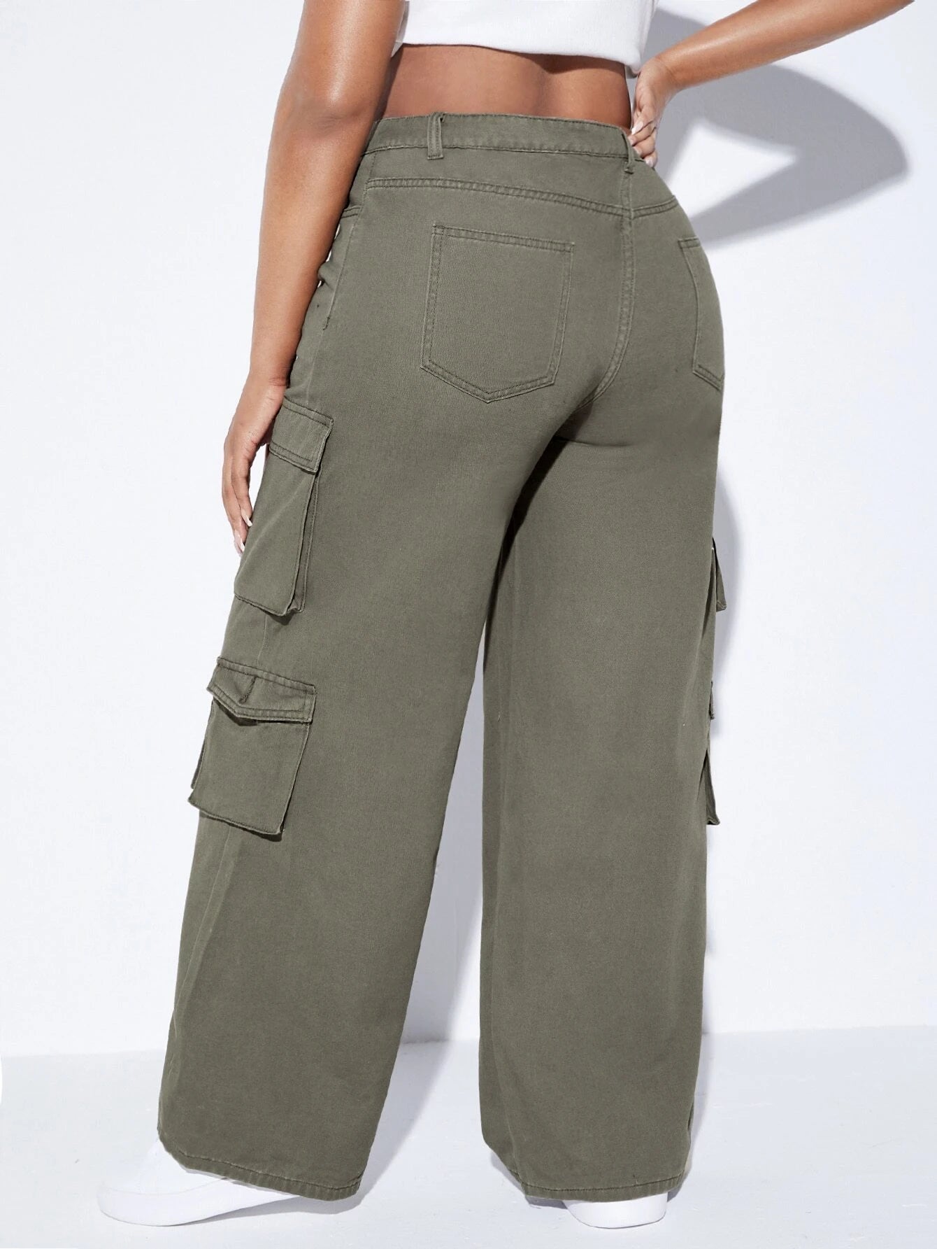 Cargo Jeans With Elevated Waist – side profile view